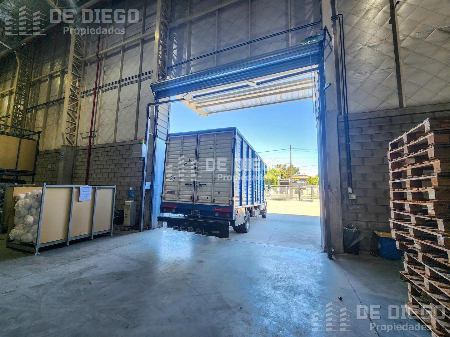Alquiler Local / deposito 4100 m2 Pablo Podestá, Tres de Febrero.