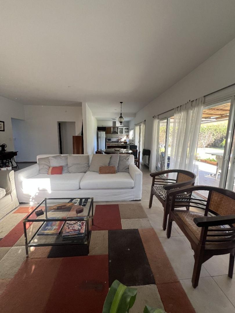 Casa en Venta con 6 cocheras