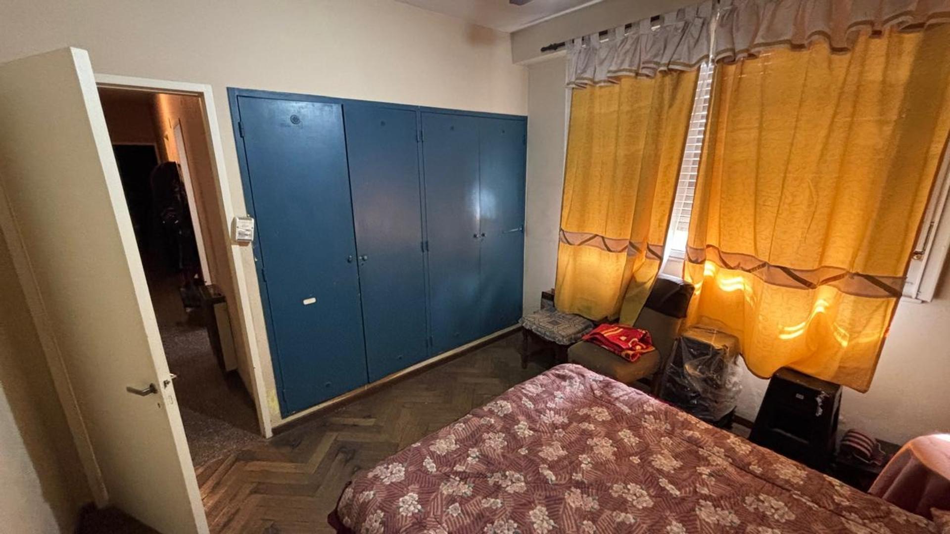 Casa en Venta con 4 cocheras