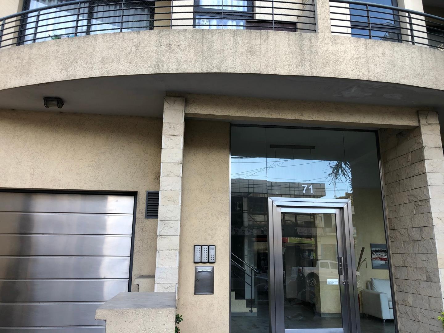 Manuel Castro  71 , Piso 12