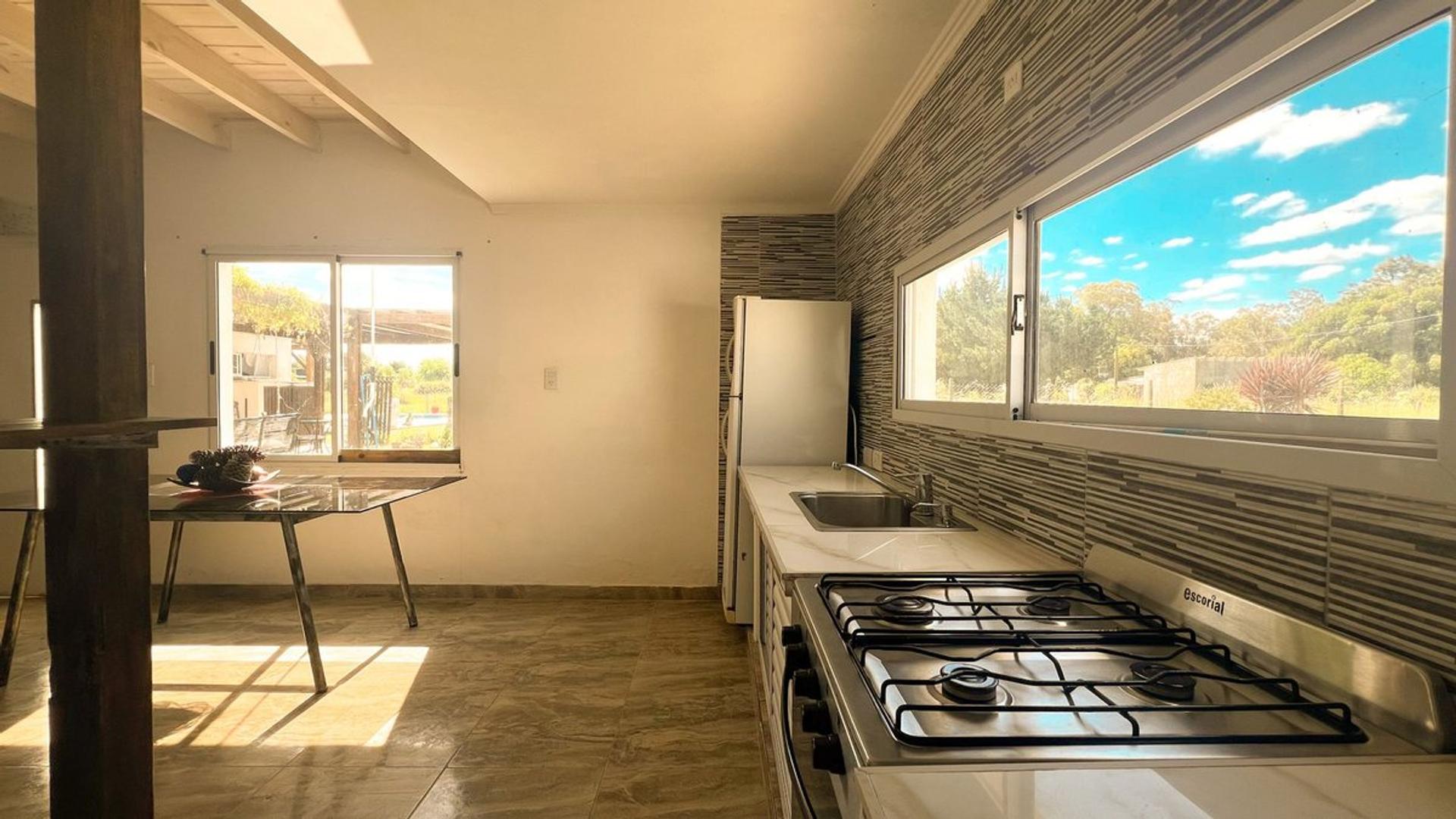 Casa 2 ambientes con 1 baño