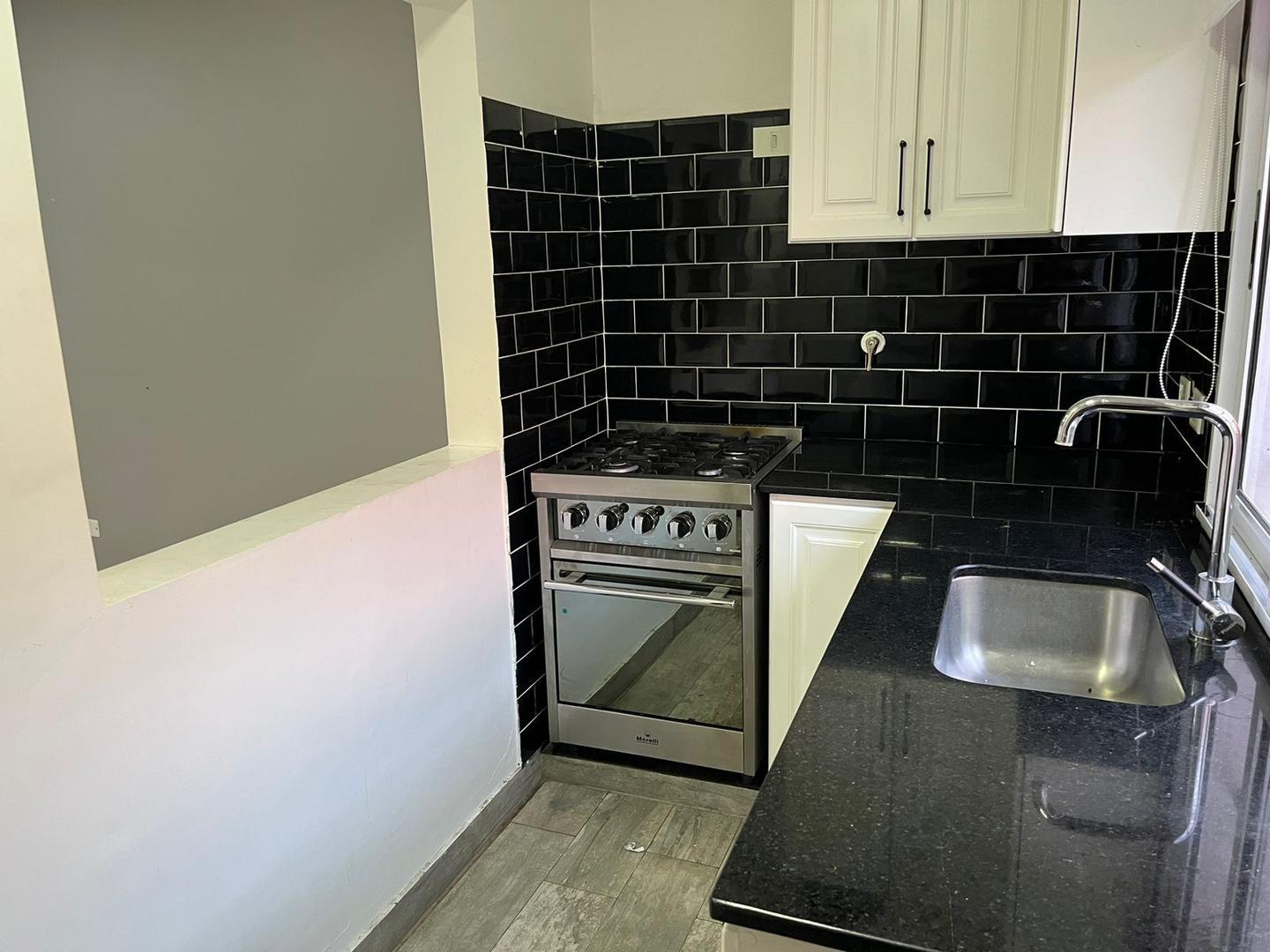 Avenida Presidente Arturo Illia 8790