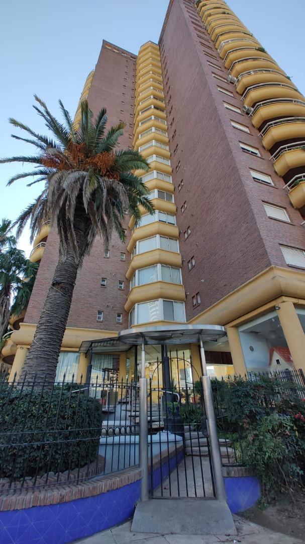 DEPARTAMENTO TRES AMB CON BALCÓN- BARCELONA IV- APTO CREDITO