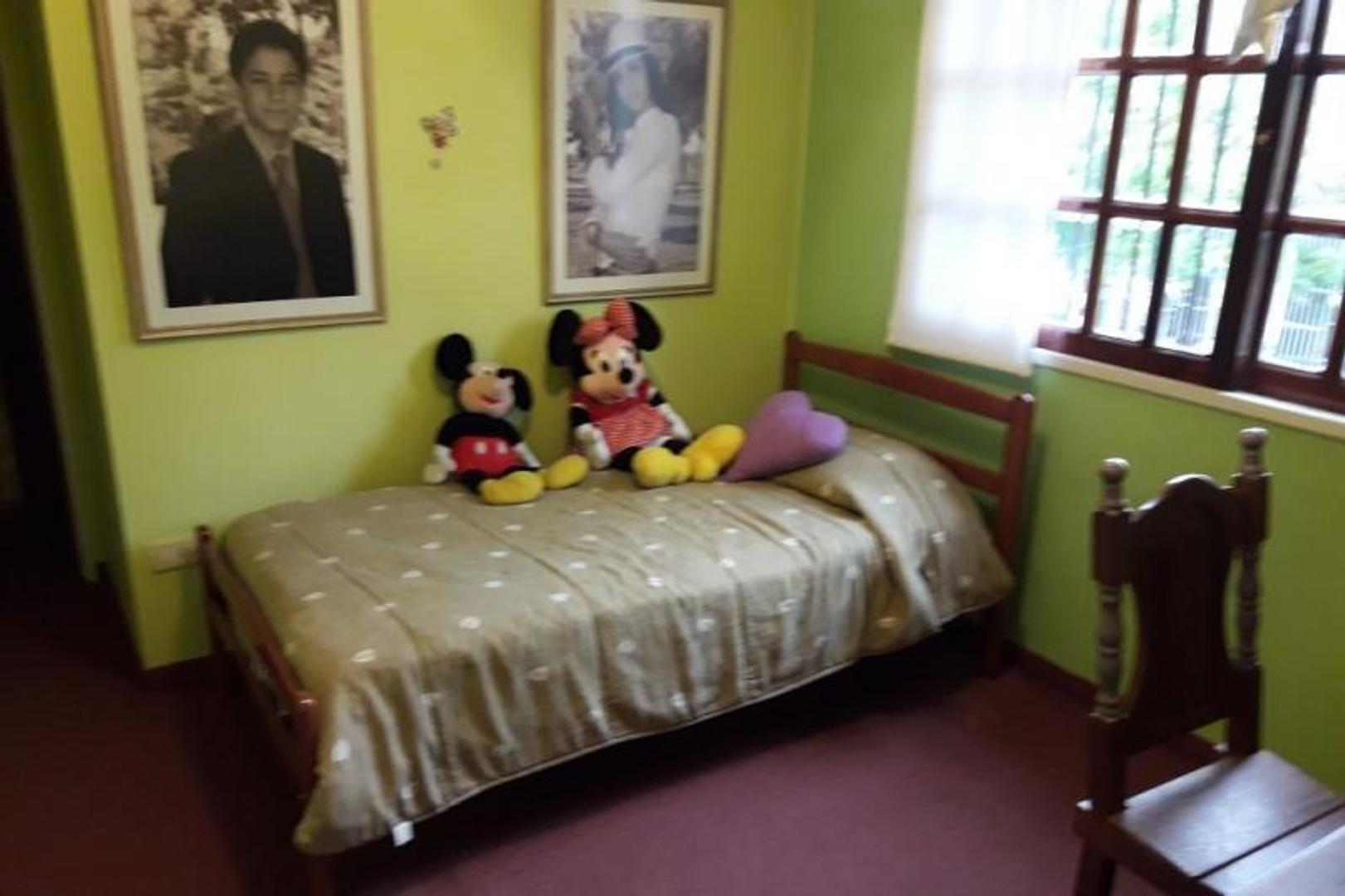 Casa 5 ambientes con 3 baños