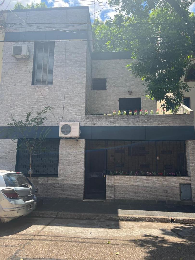Venta Casa 4 ambientes - FLORES