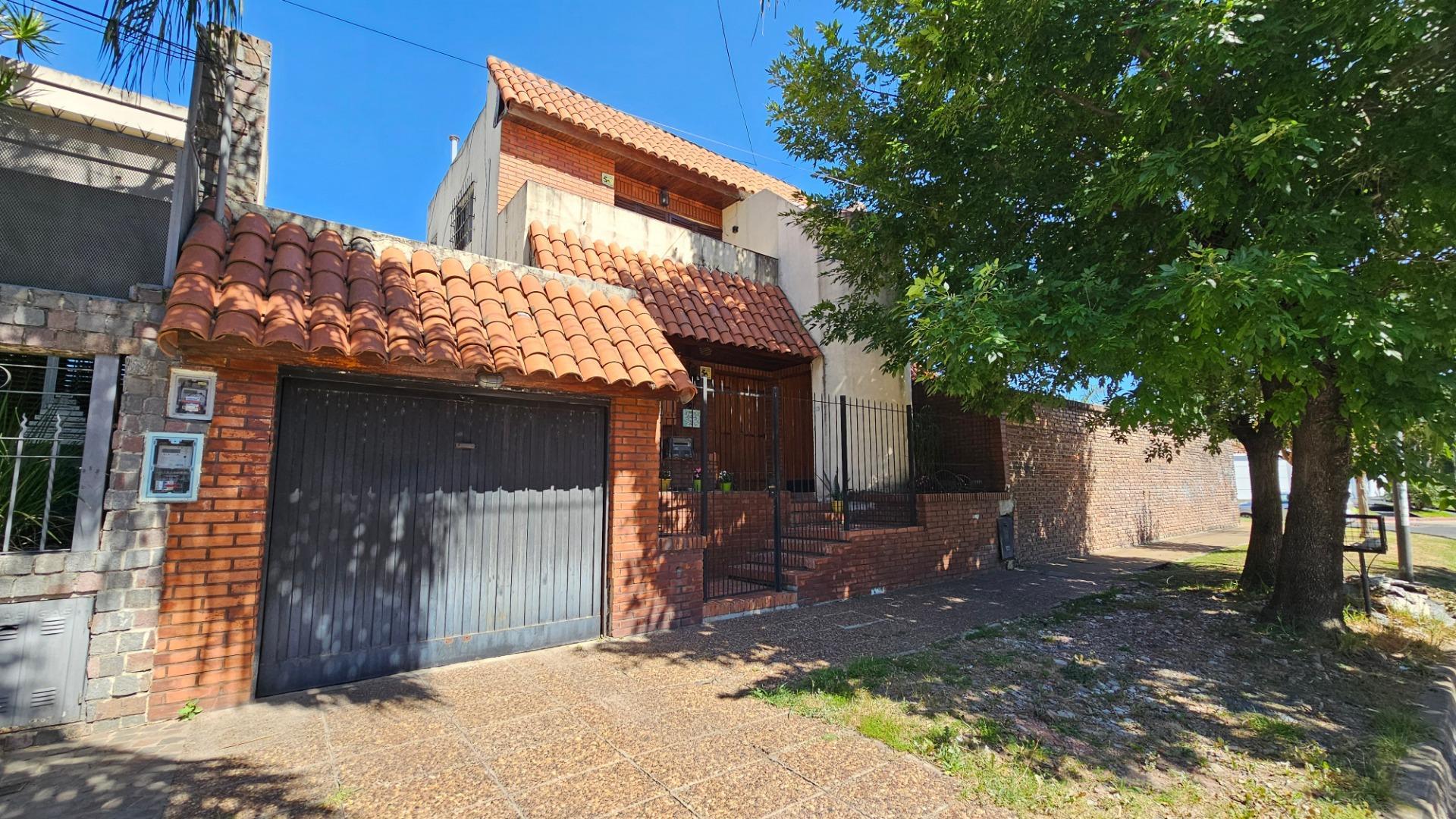 Departamento de 3 ambientes en parque Ayerza, Castelar