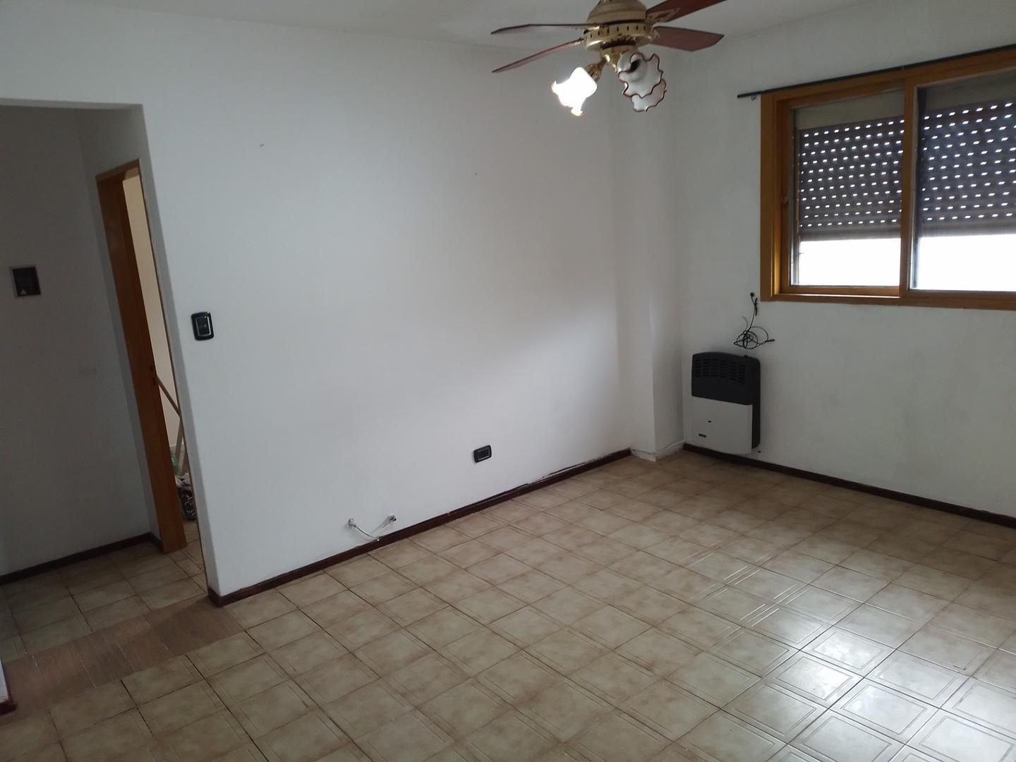 Departamento de 2 AMB en venta con cochera