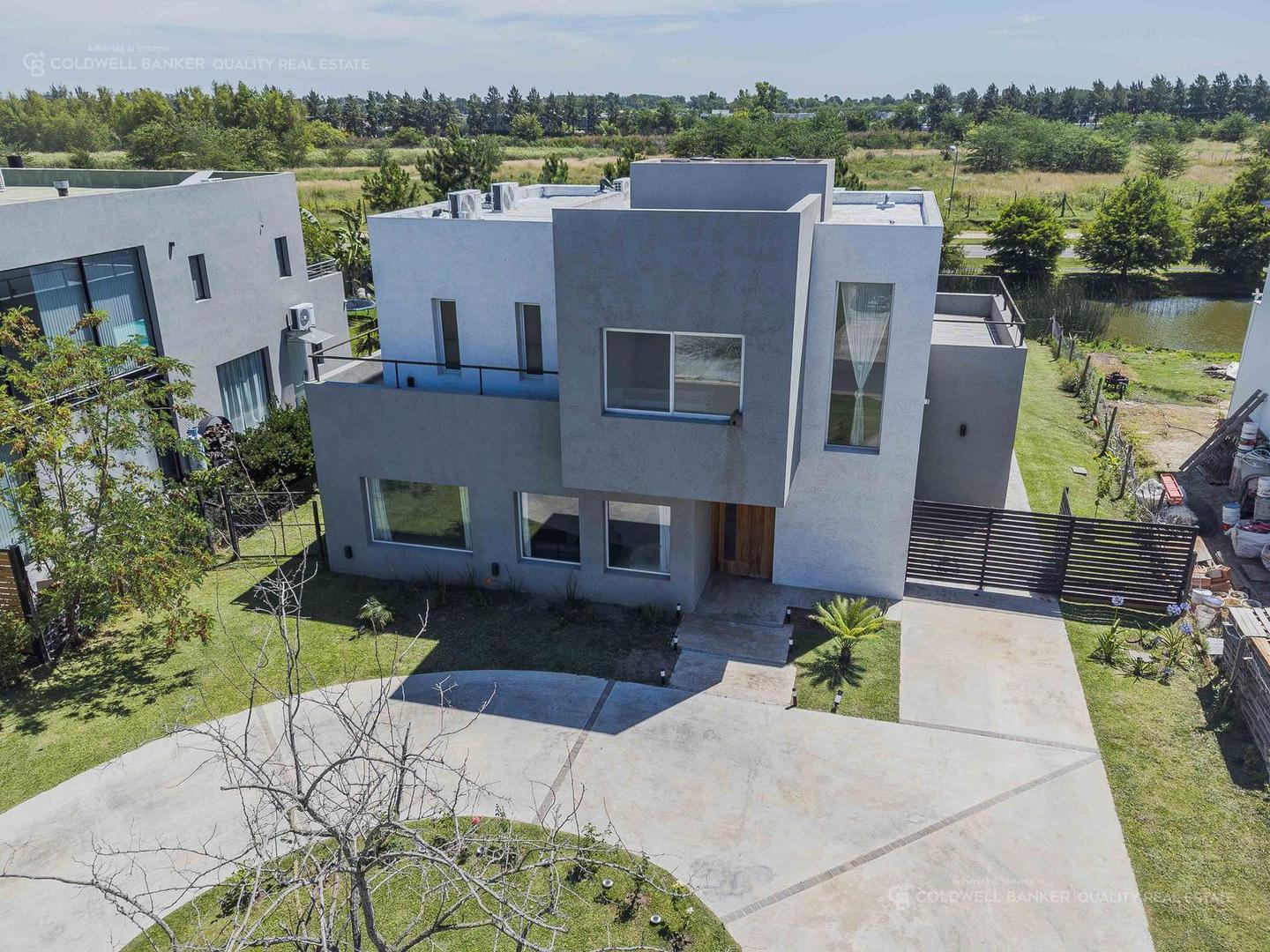 CASA | 4 AMBIENTES | PILETA | VISTA AL LAGO | GALERÍA CON PARRILLA | EL CANTÓN ISLAS