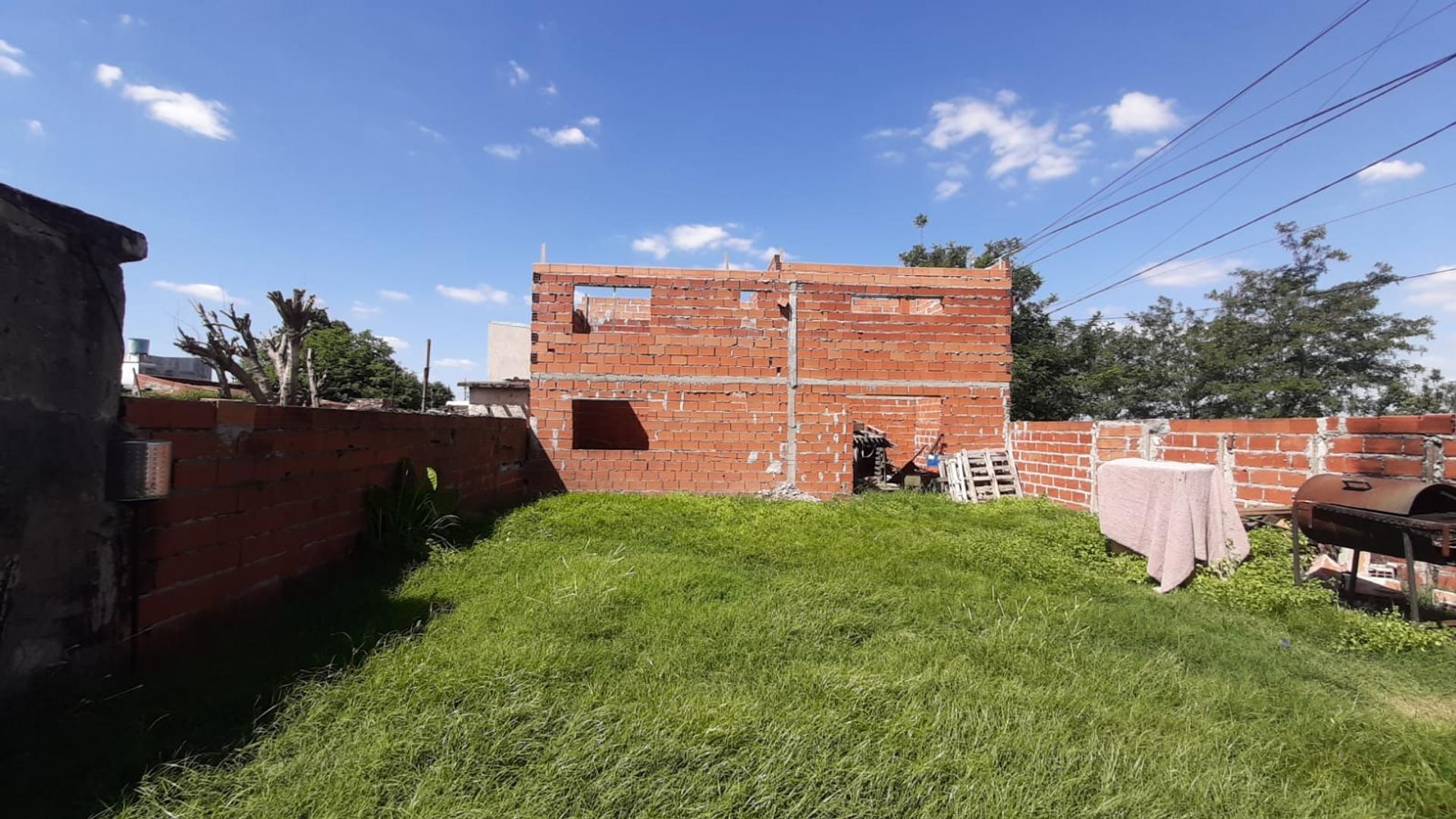 Casa 3 ambientes con 1 baño