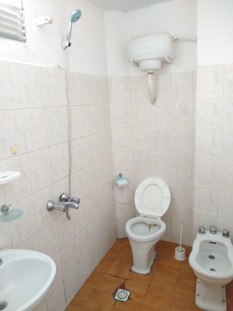 Casa en Alquiler con 1 cochera