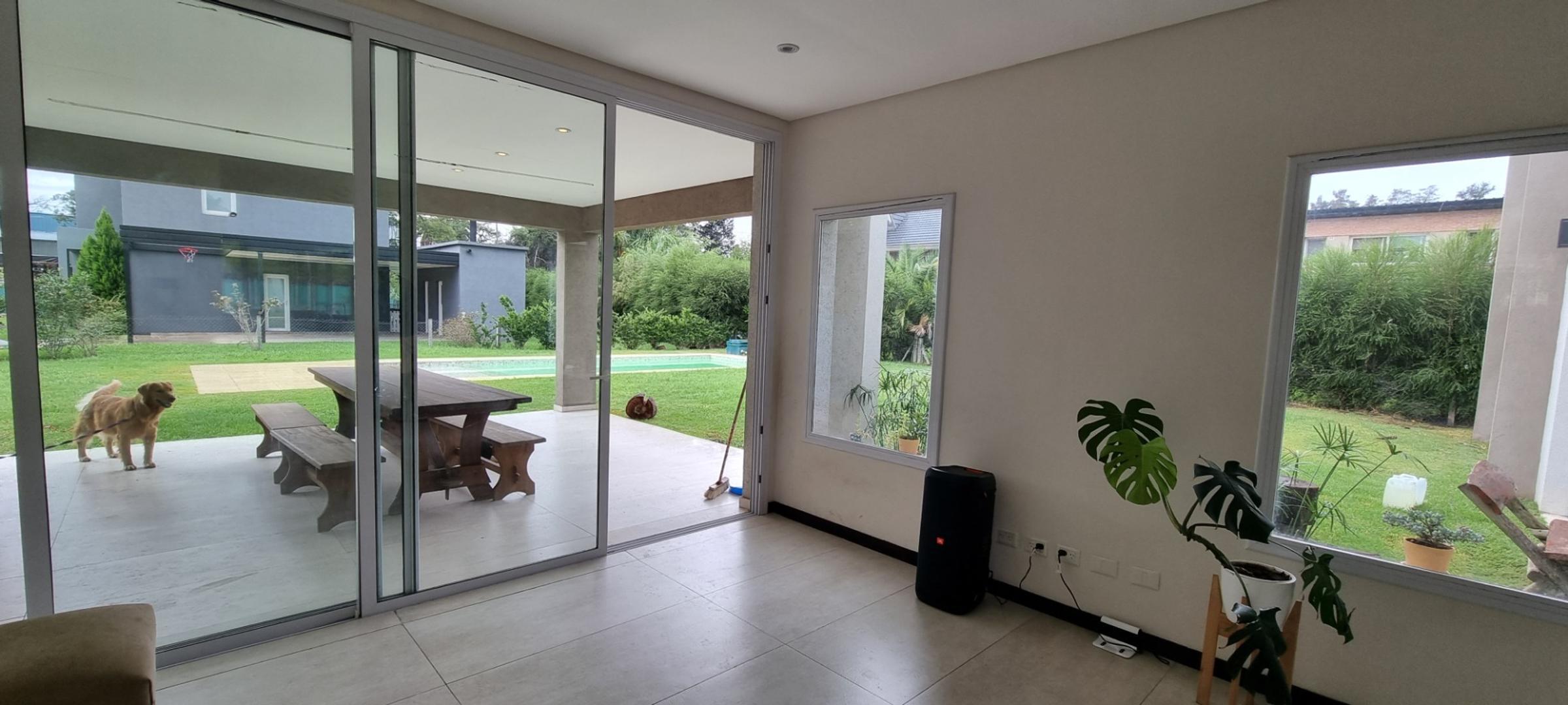 Casa 4 ambientes con 3 baños