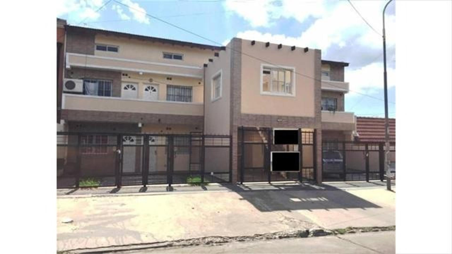 Departamento tipo tres ambientes con espacio para el auto