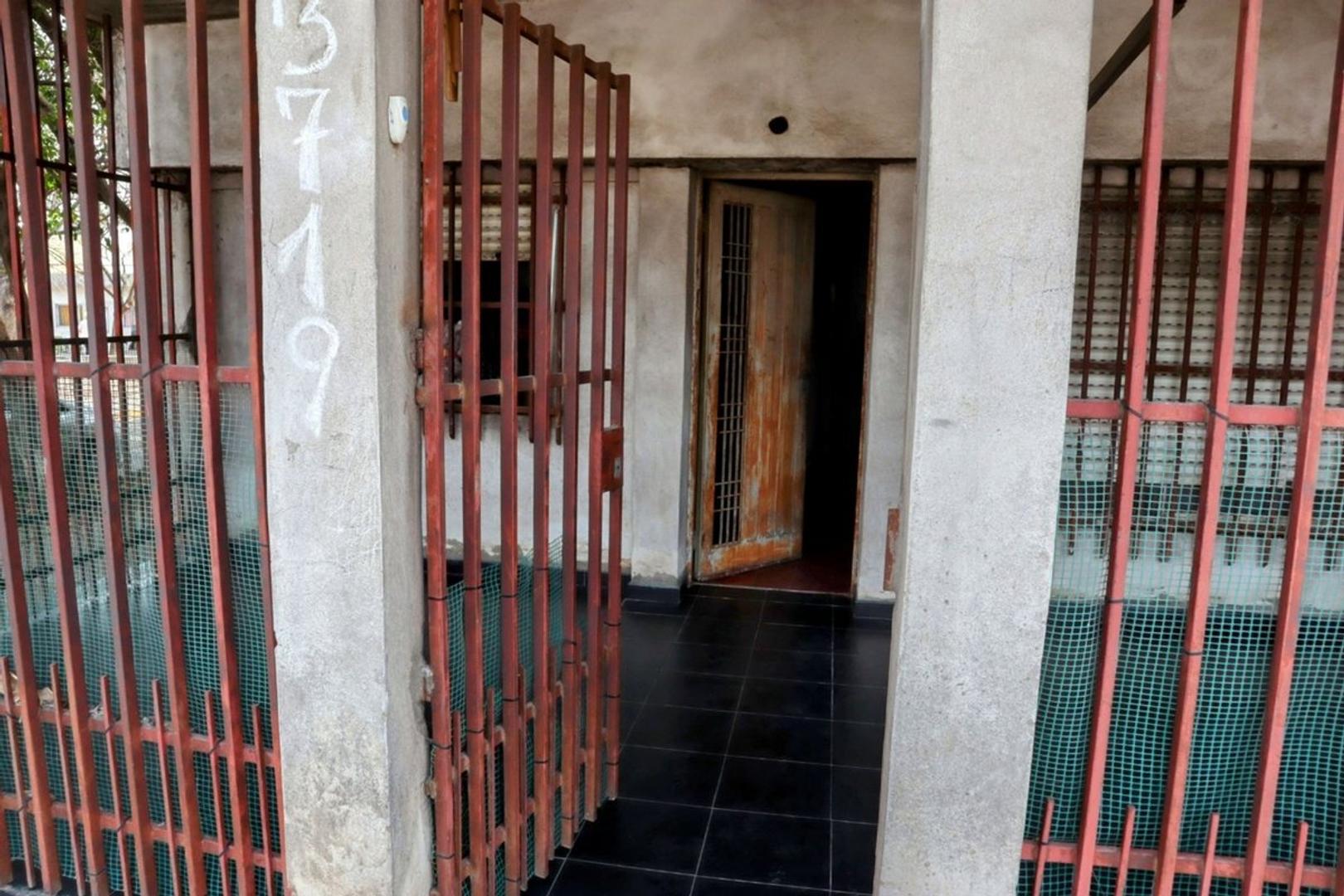 VENTA Casa MultiFAMILIAR dos Plantas 6 Amb