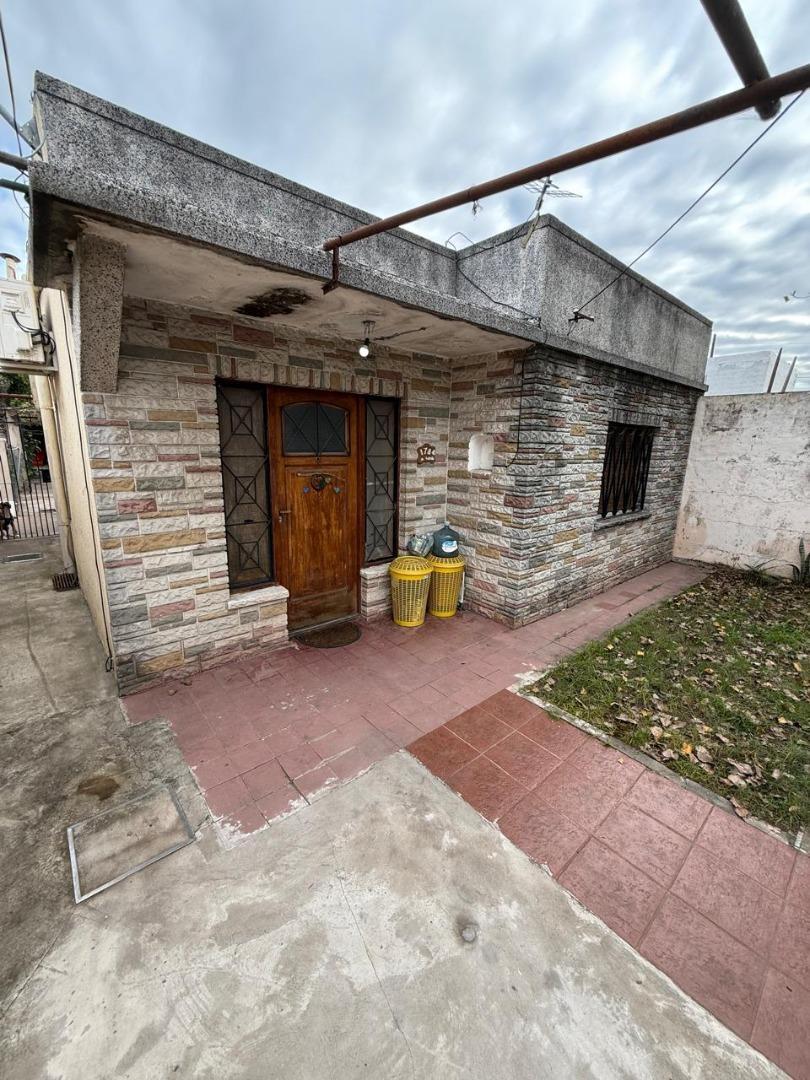 CASA CON GRAN TERRENO 
