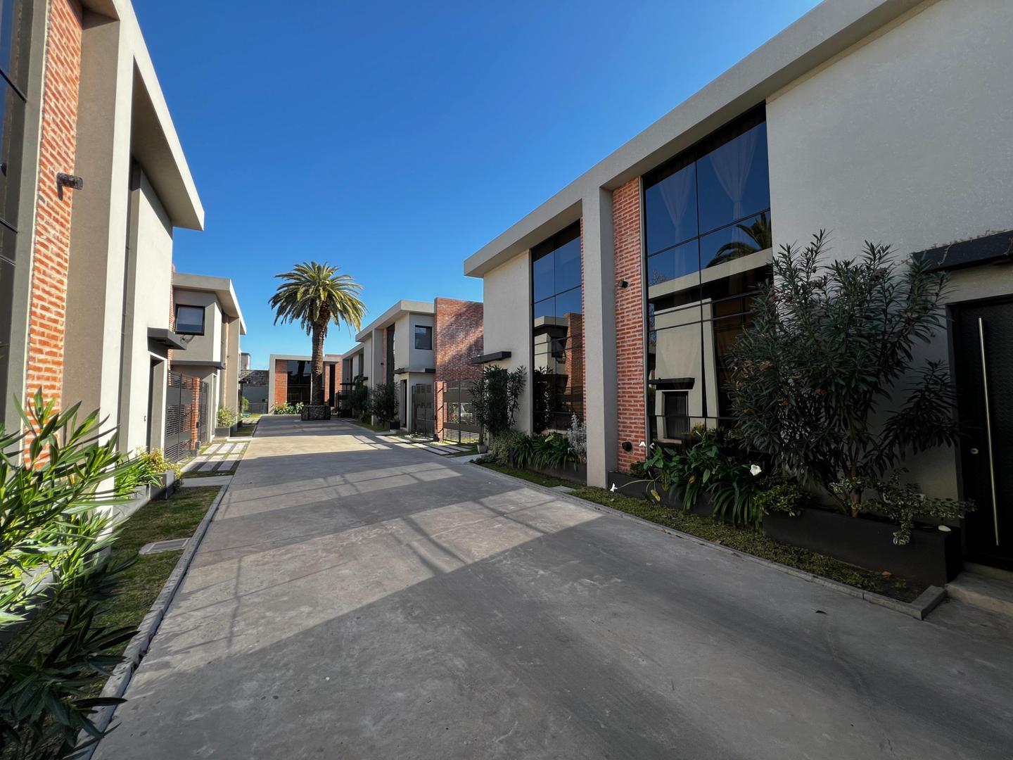 Depto Tipo Casa en Venta de 3 ambientes