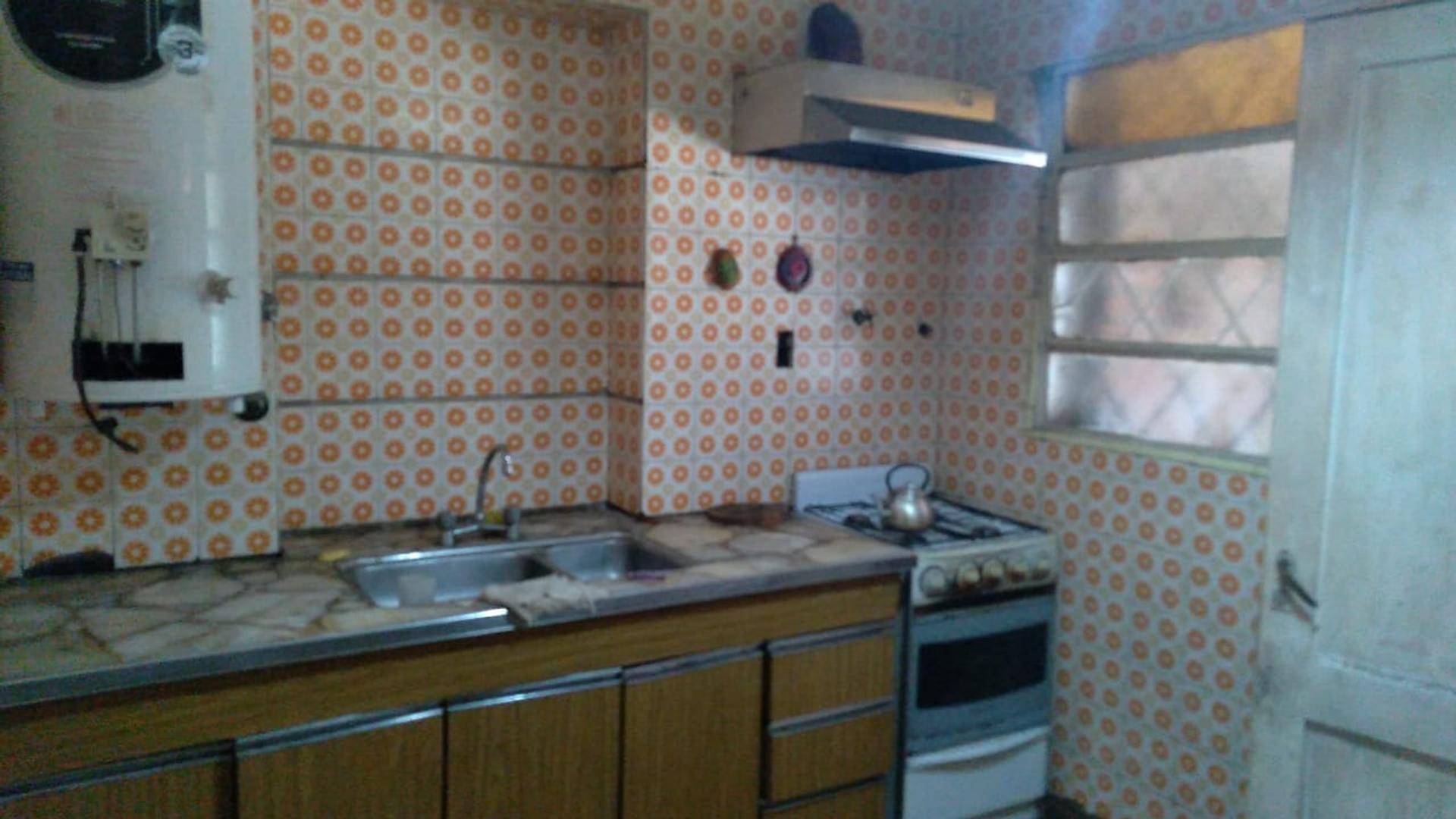 CASA 3/4 AMB con fondo libre - LOTE 298 mts2 - V. BALLESTER