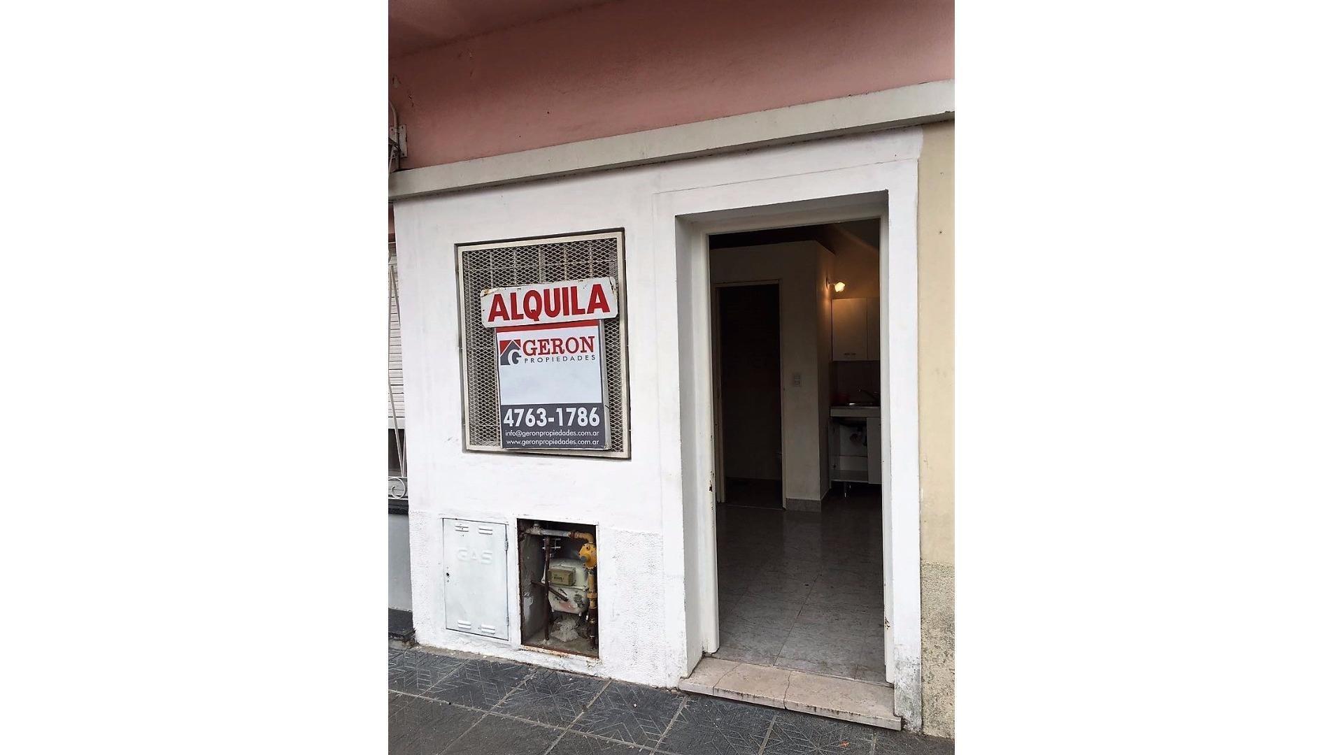 Depto Tipo Casa en Alquiler de Monoambiente