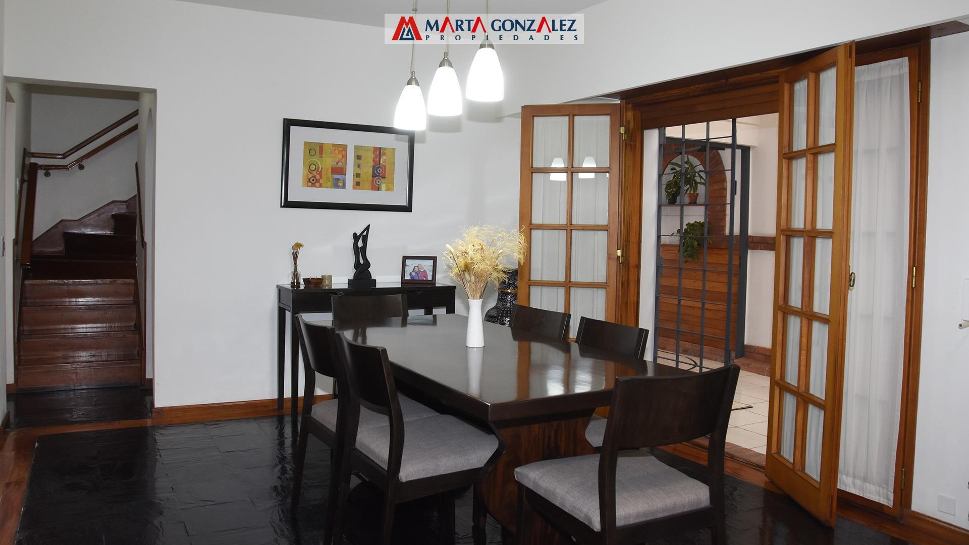 Casa en Venta con 4 cocheras