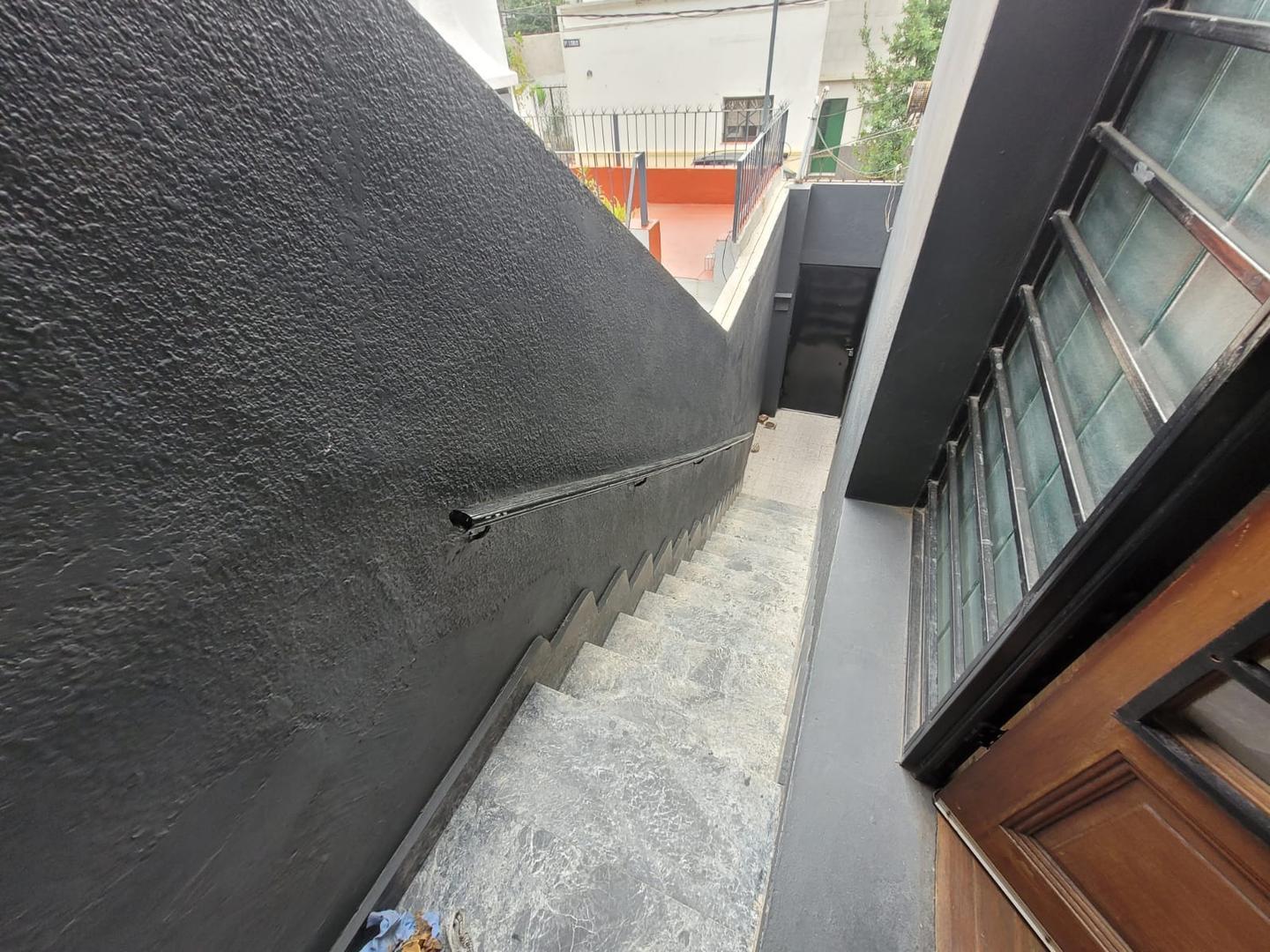 Depto Tipo Casa 3 ambientes con 2 baños