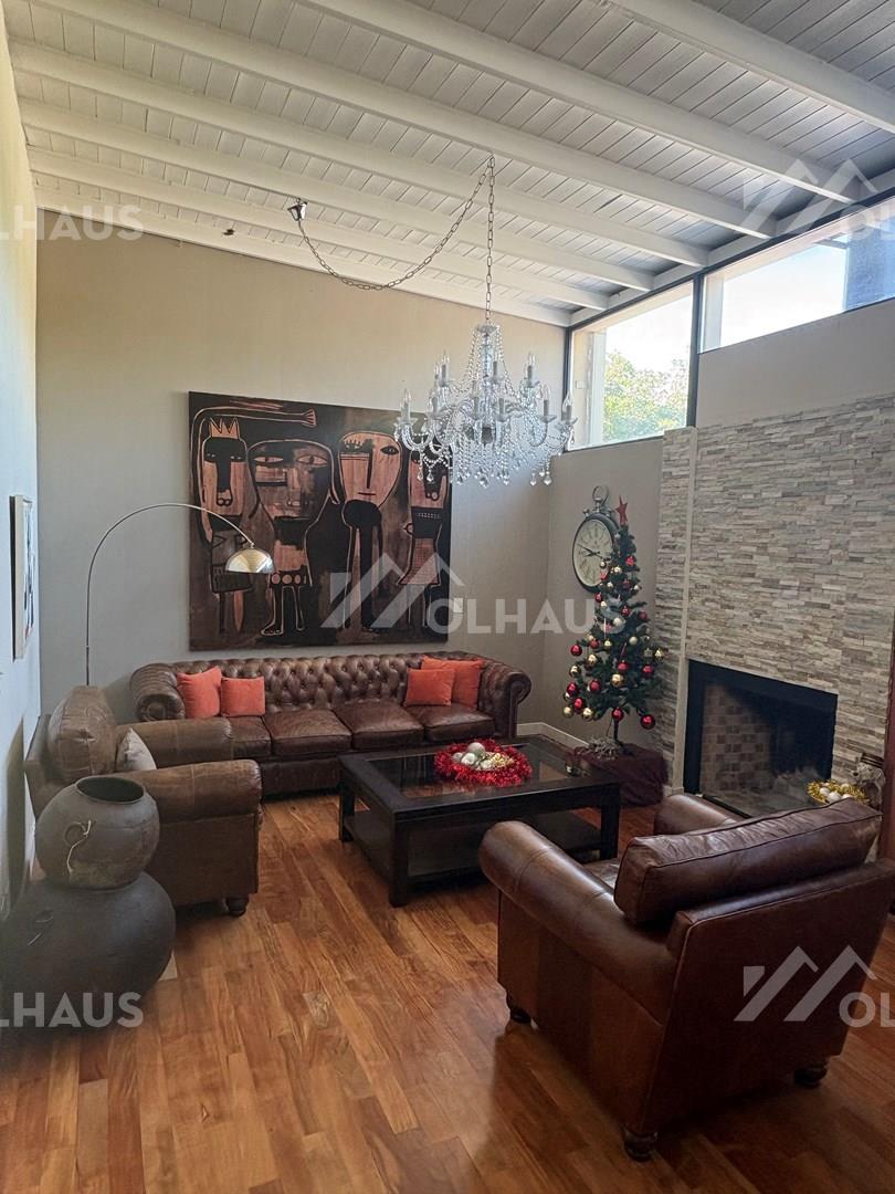 Chile, La lonja, Pilar 2000