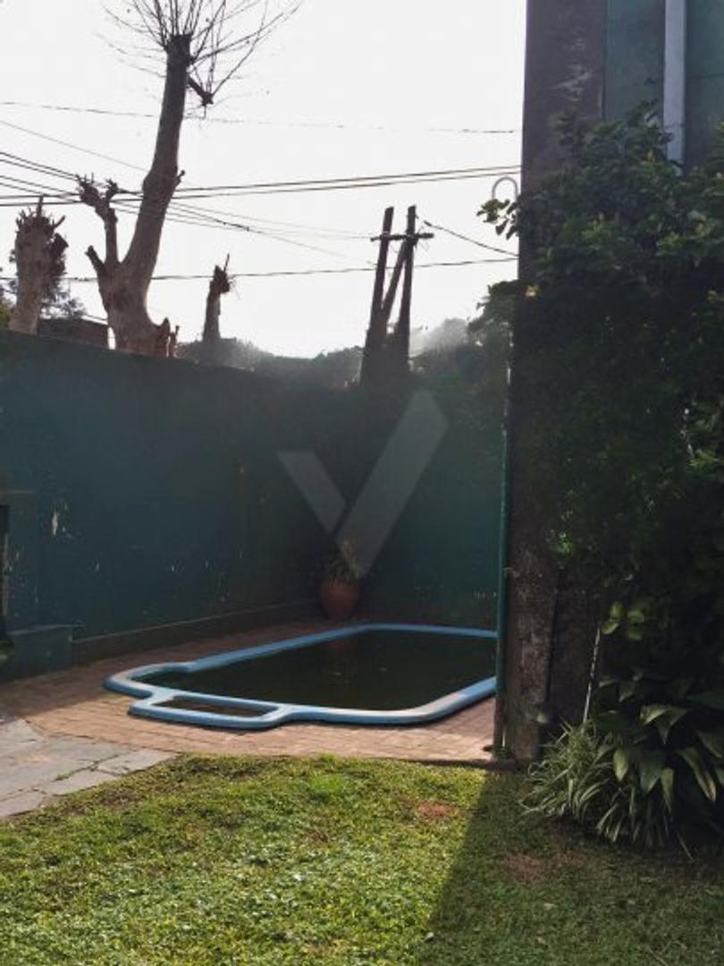 "Venta Casa de Estilo en Bernal Centro – Excelente Ubicación"