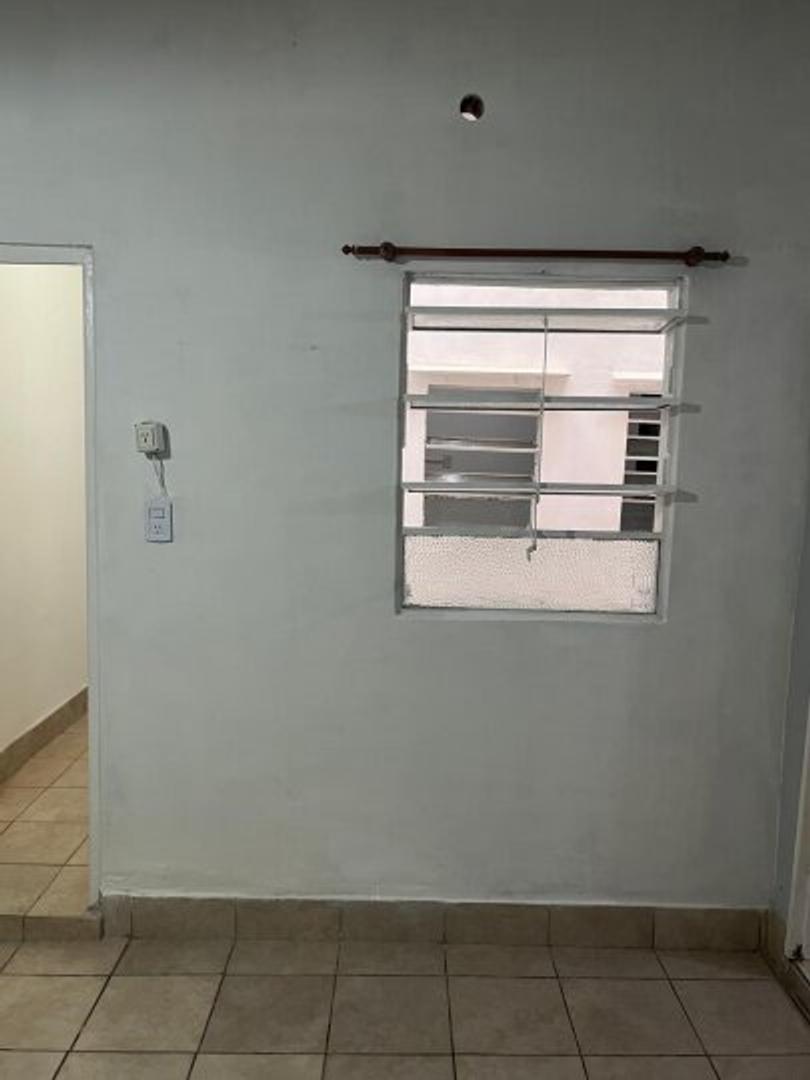 ALQUILER UN DORMITORIO CON PATIO