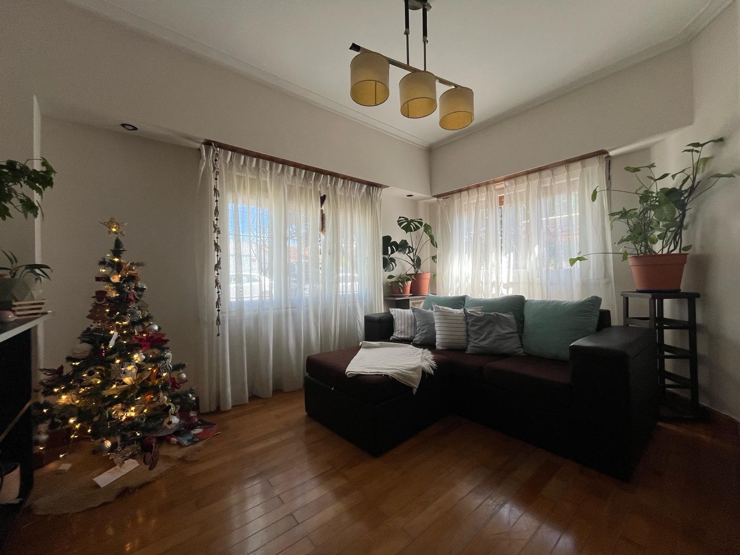 PH 3 ambiente con patio y cochera