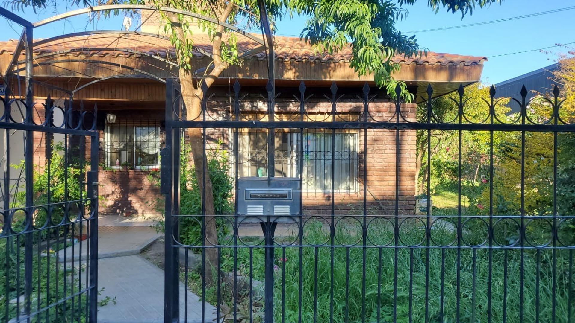 Casa en Venta con 6 cocheras