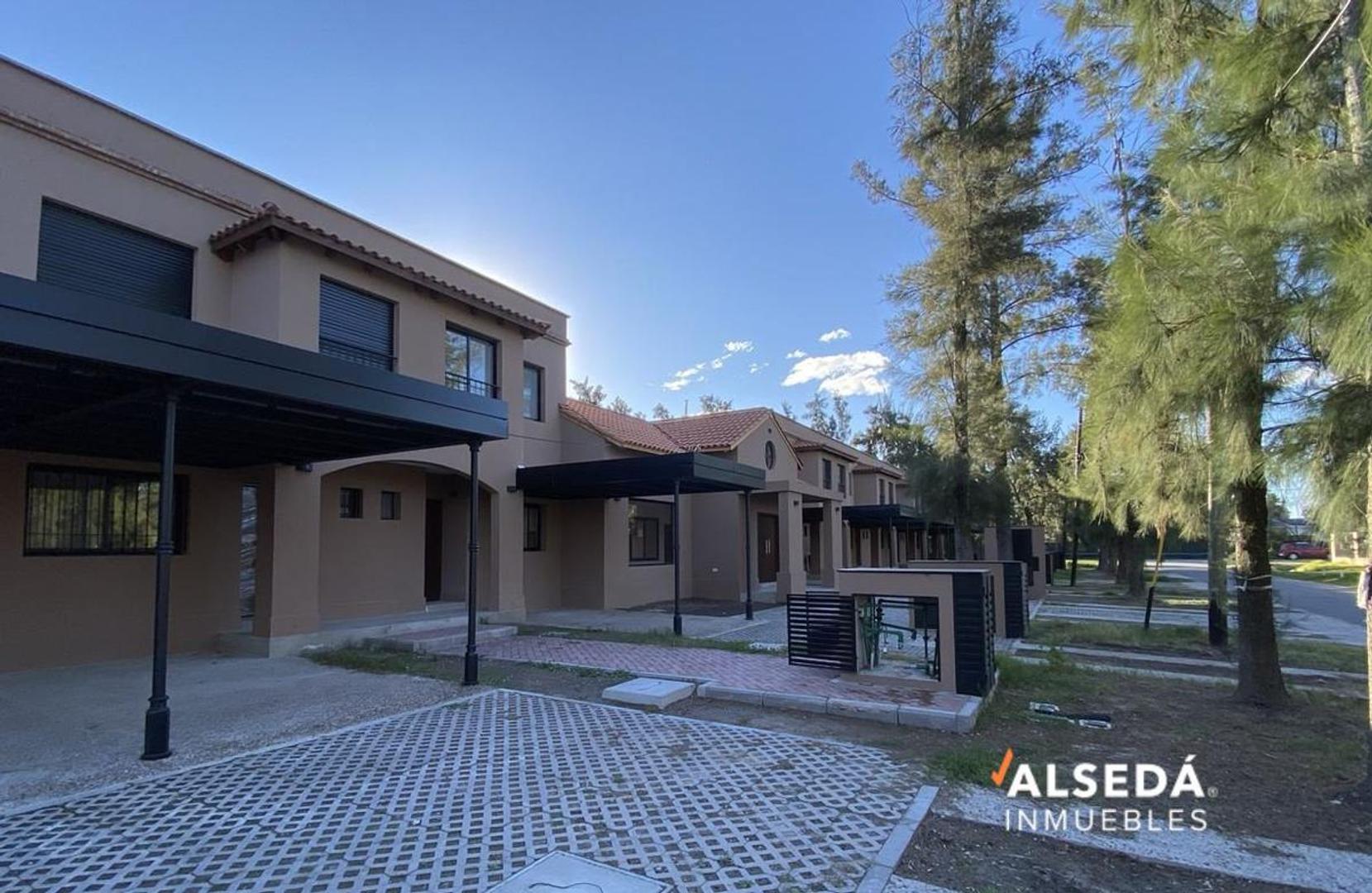 CASA 3 DORMITORIOS CONDOMINIO VENTA FISHERTON ROSARIO