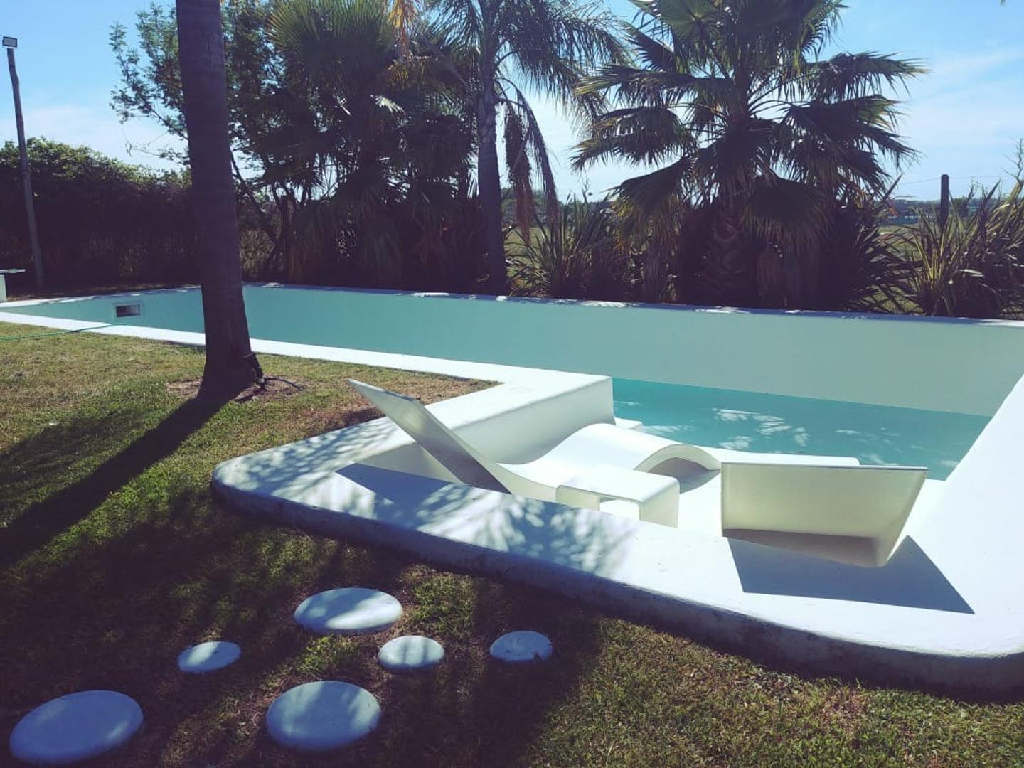 Casa 4 ambientes con 2 baños