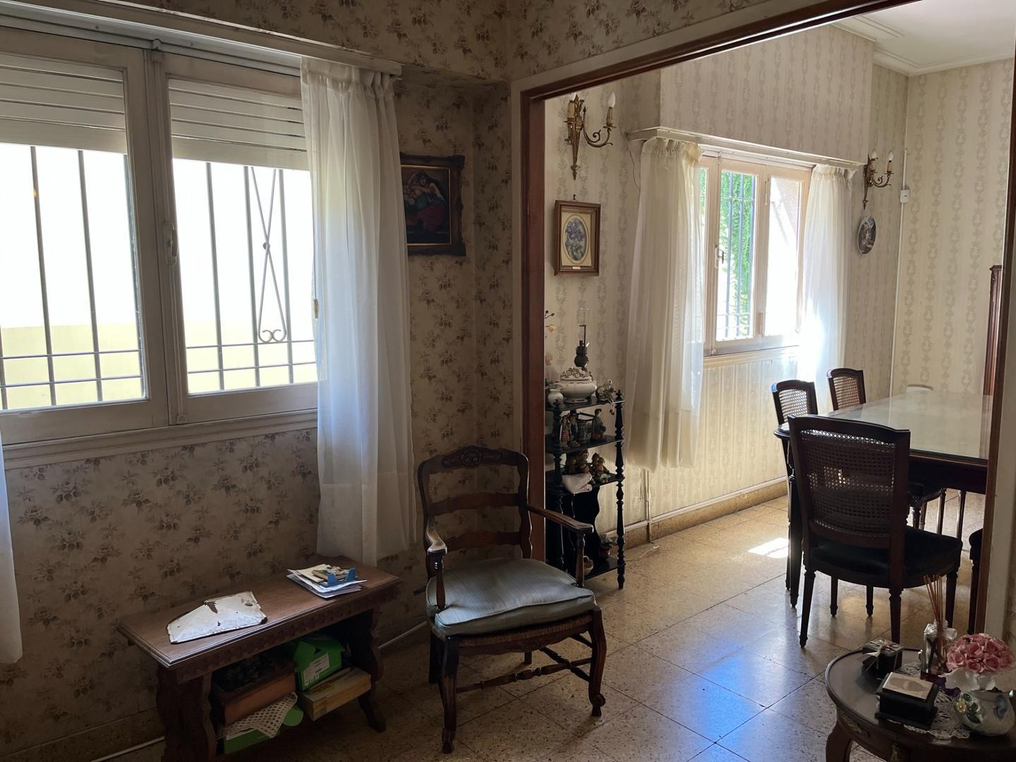 Adrogue Extraordinario chalet inmejorable ubicación 3 dorm