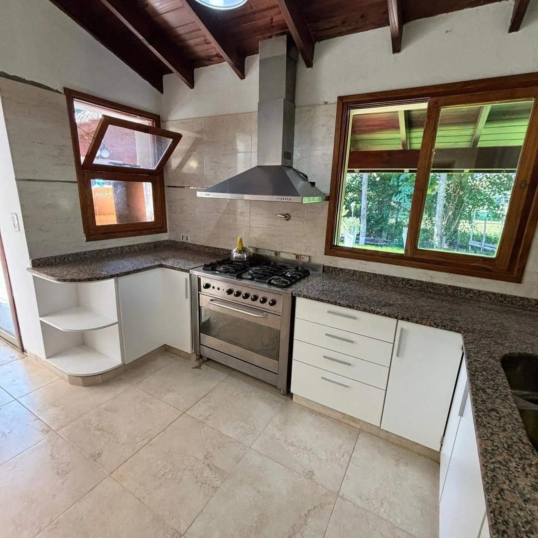 Casa en Venta en Loma Verde, USD 245.000