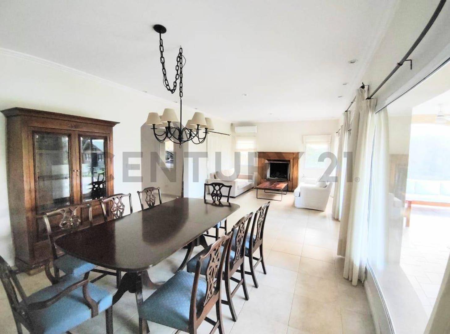 Casa en Venta con 1 cochera