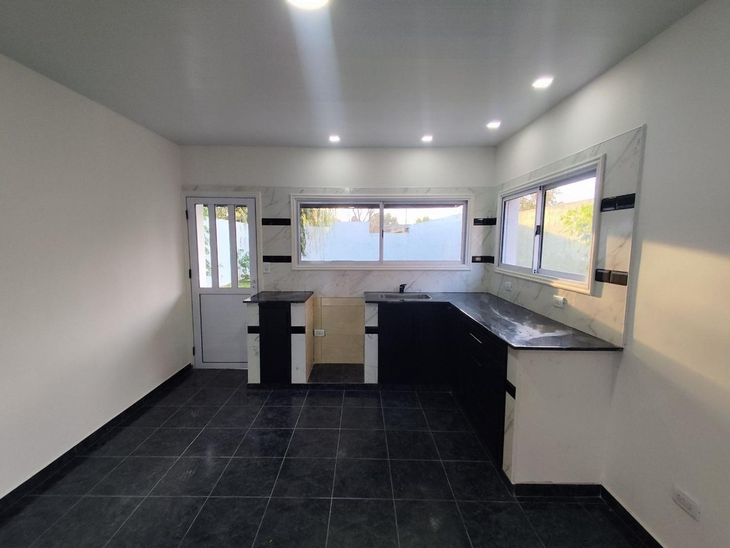 Casa 3 ambientes con 1 baño