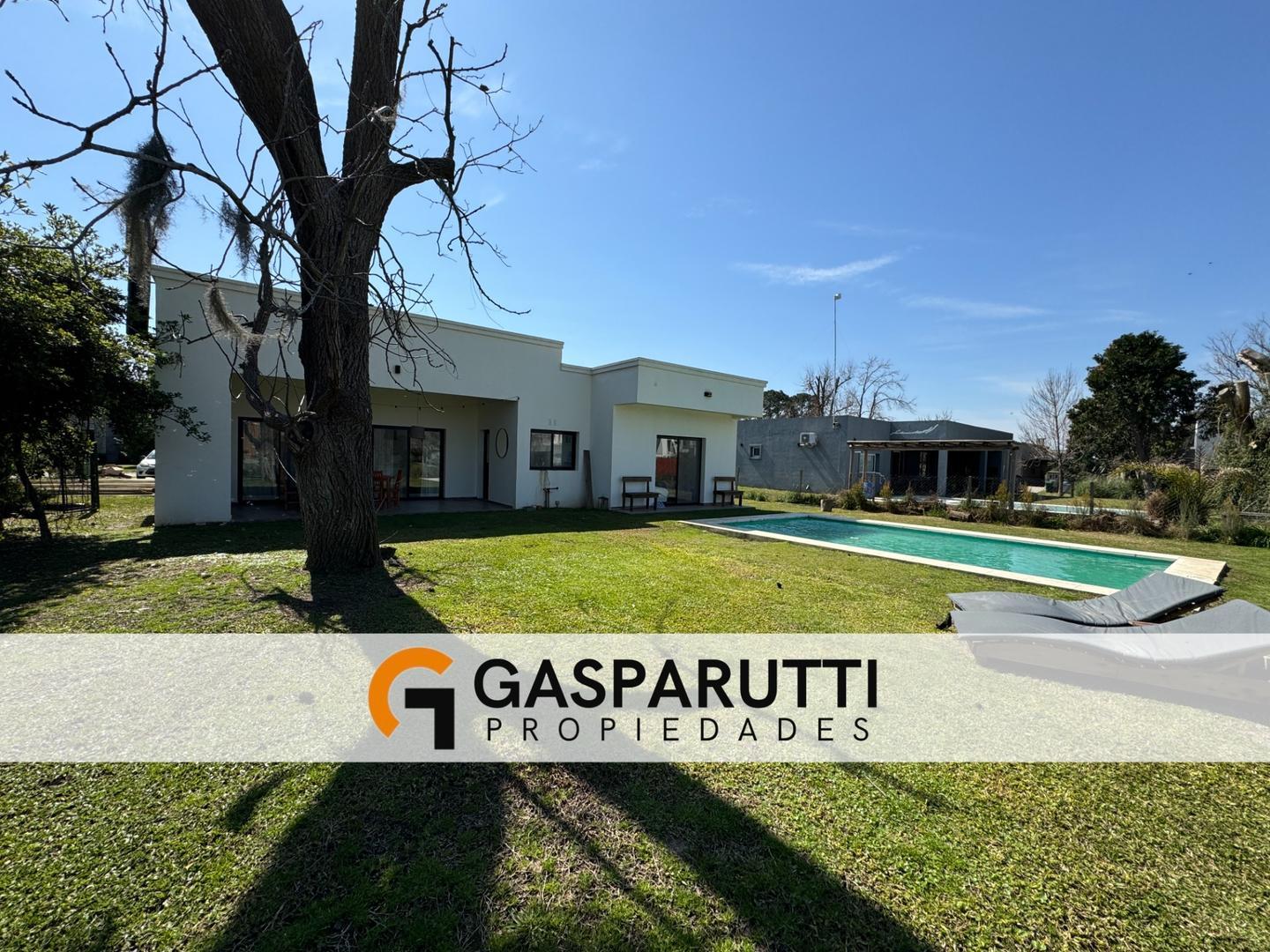 Casa 4 ambientes con 2 baños