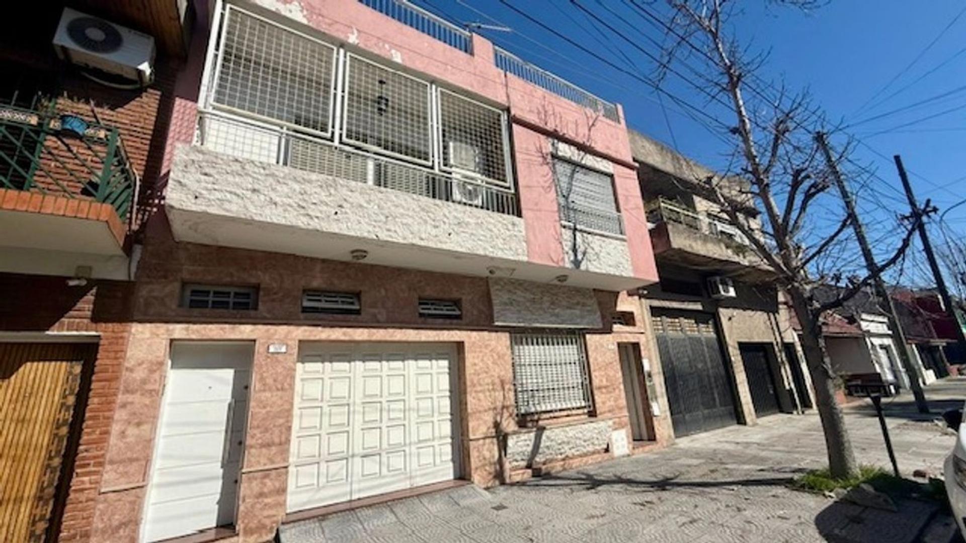 VENTA DE PH AL FRENTE 3 AMB, CON COCHERA