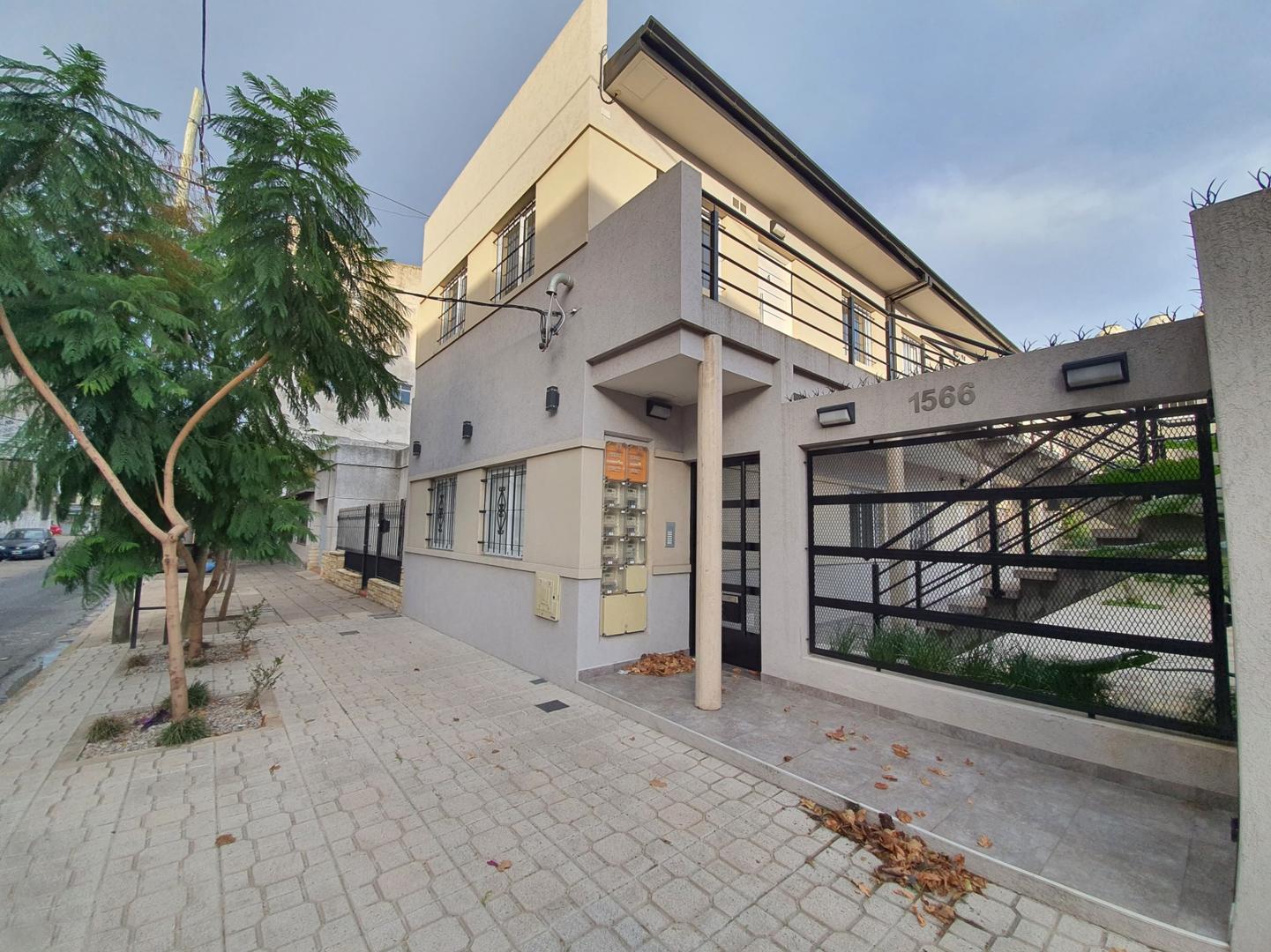 DEPARTAMENTO 3 AMBIENTES EN VENTA CON PATIO - APTO CREDITO