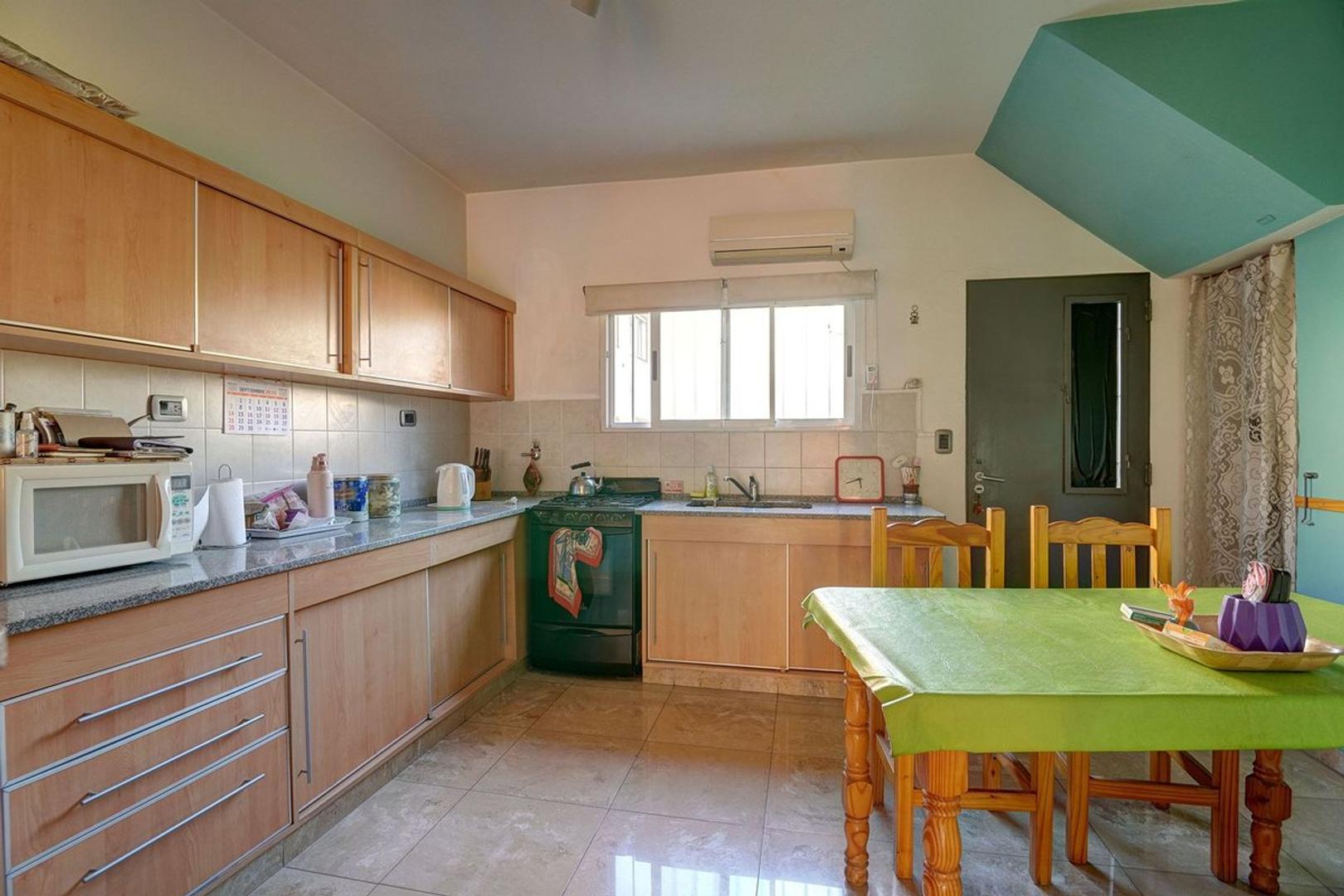 Avenida La Plata 3900