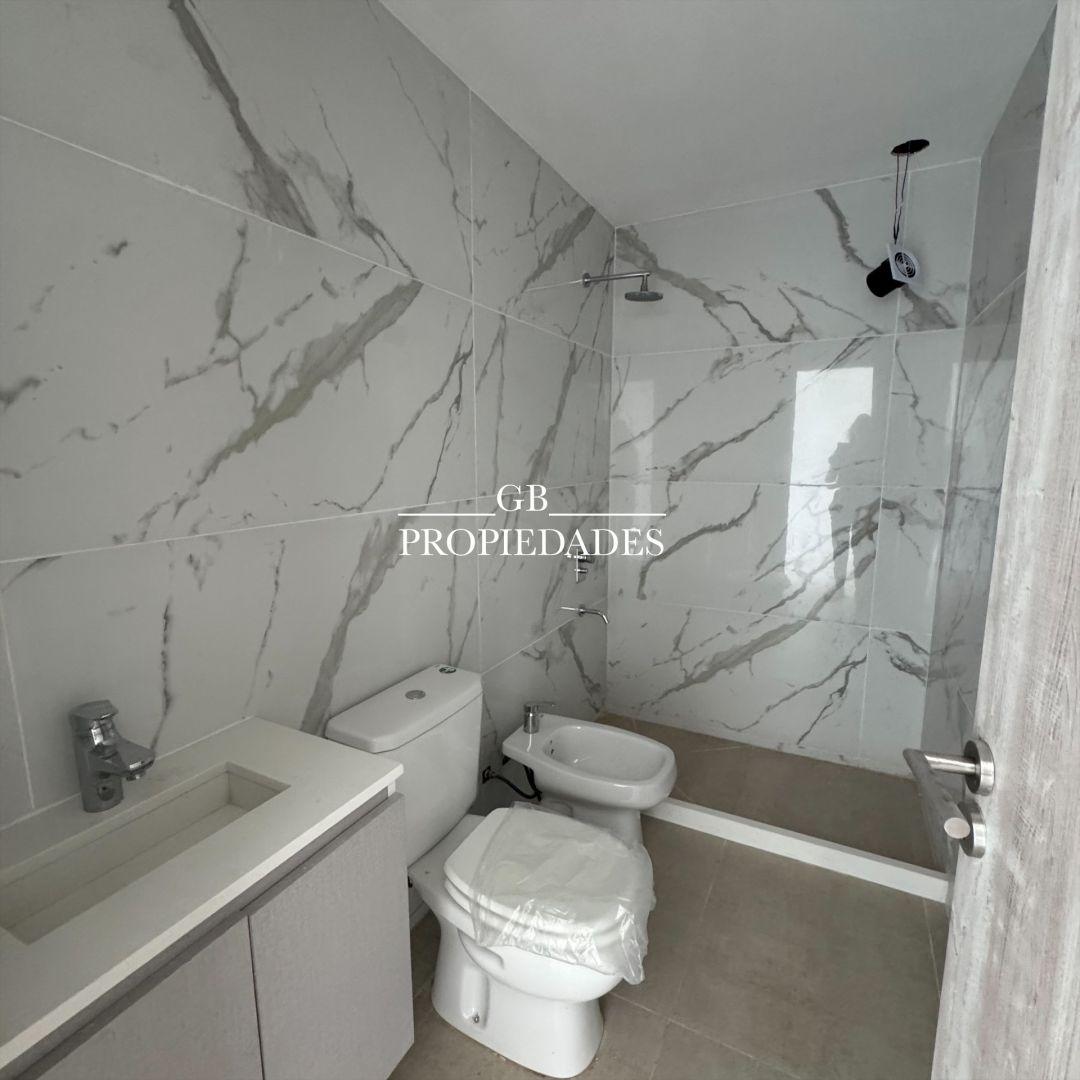 Departamento en Alquiler en Saravi Village, $ 740.000