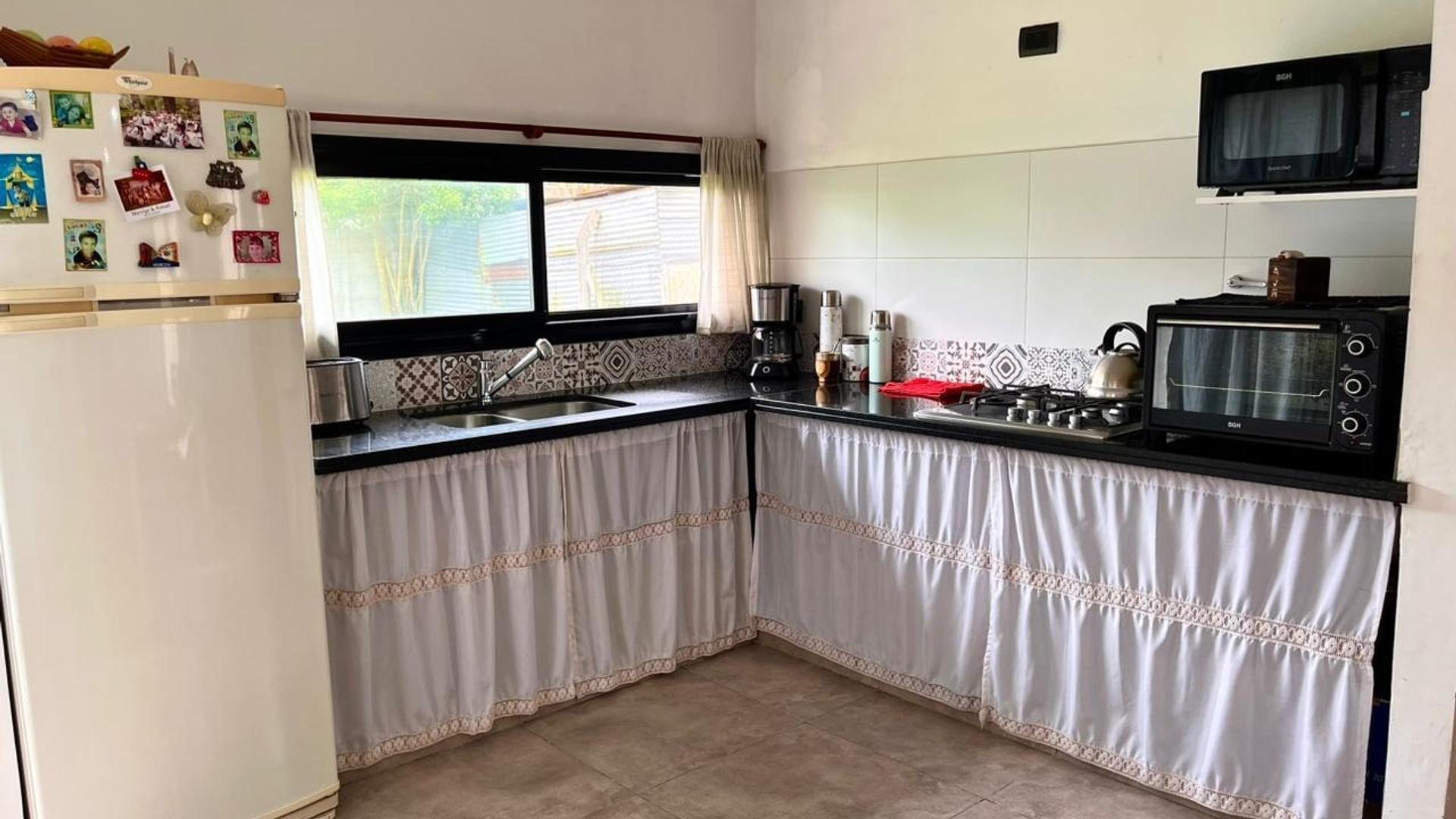 Casa 2 ambientes con 1 baño