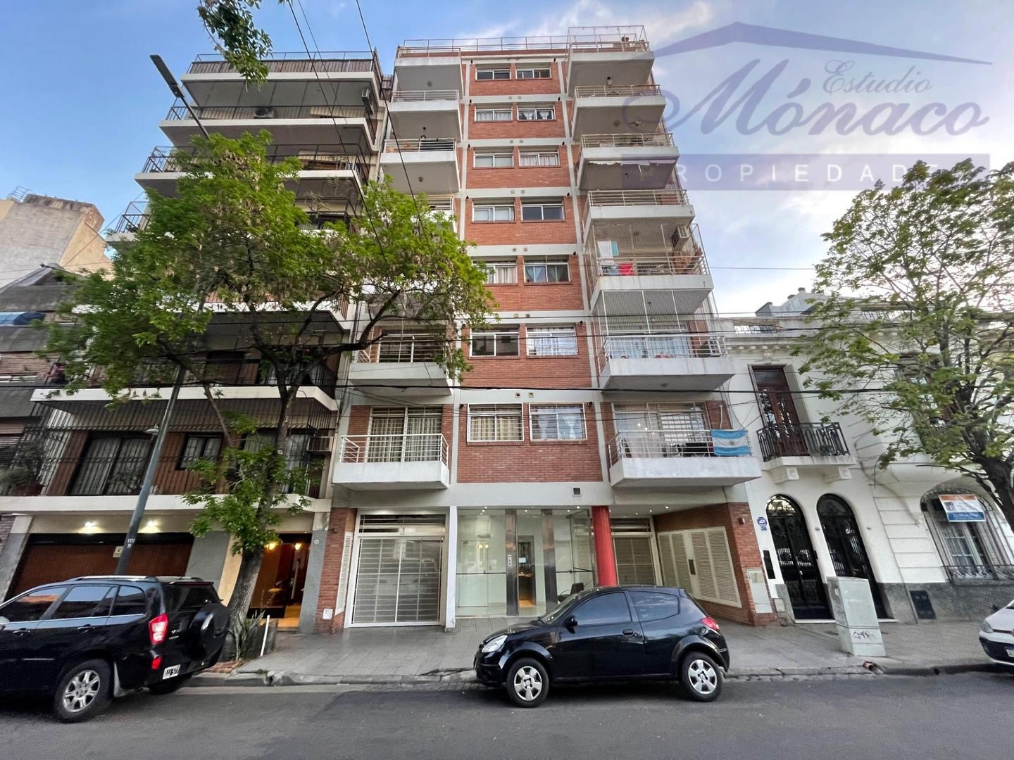 S/Piso 2 amb Fte con Balcon. Baño en suite y toilette.-