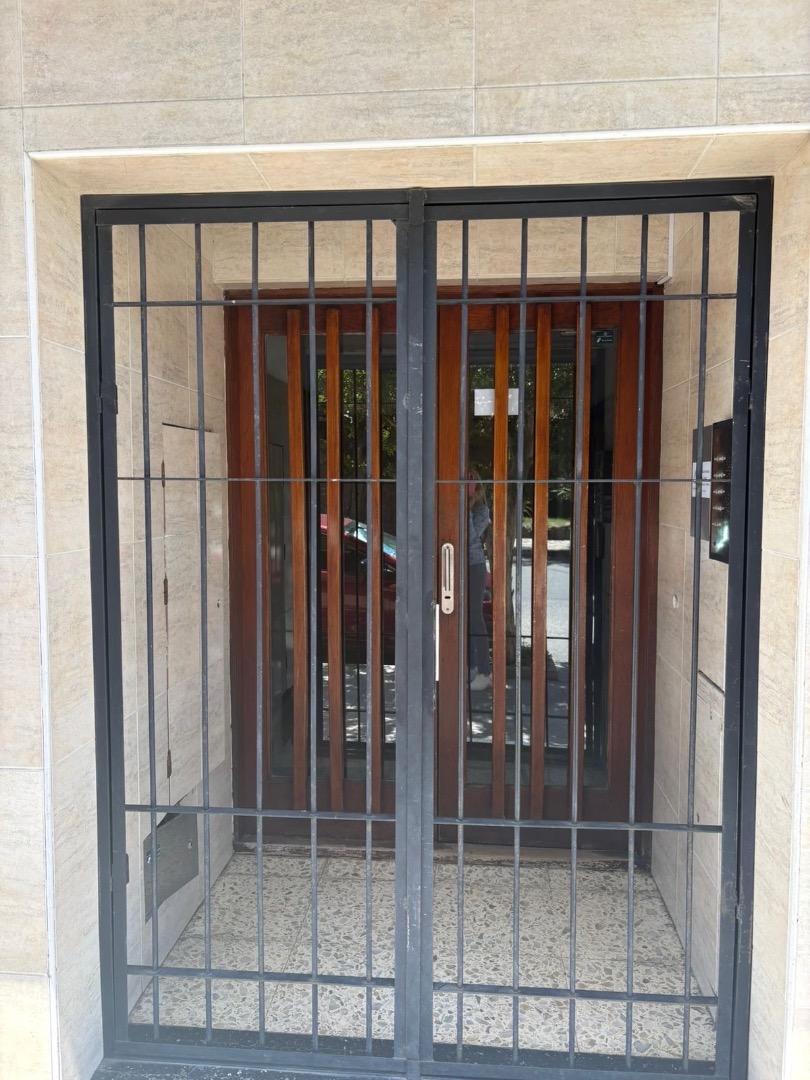 Depto 3amb a la calle con balcón - Chauvin