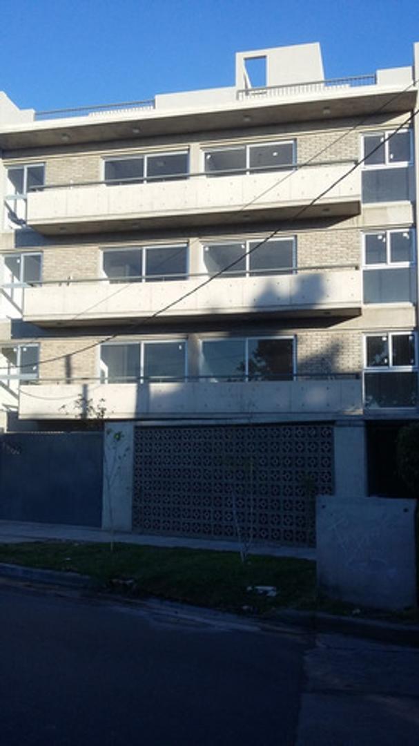 Departamento Minimalista - 2 Amb Al Frente C/cochera & Baule