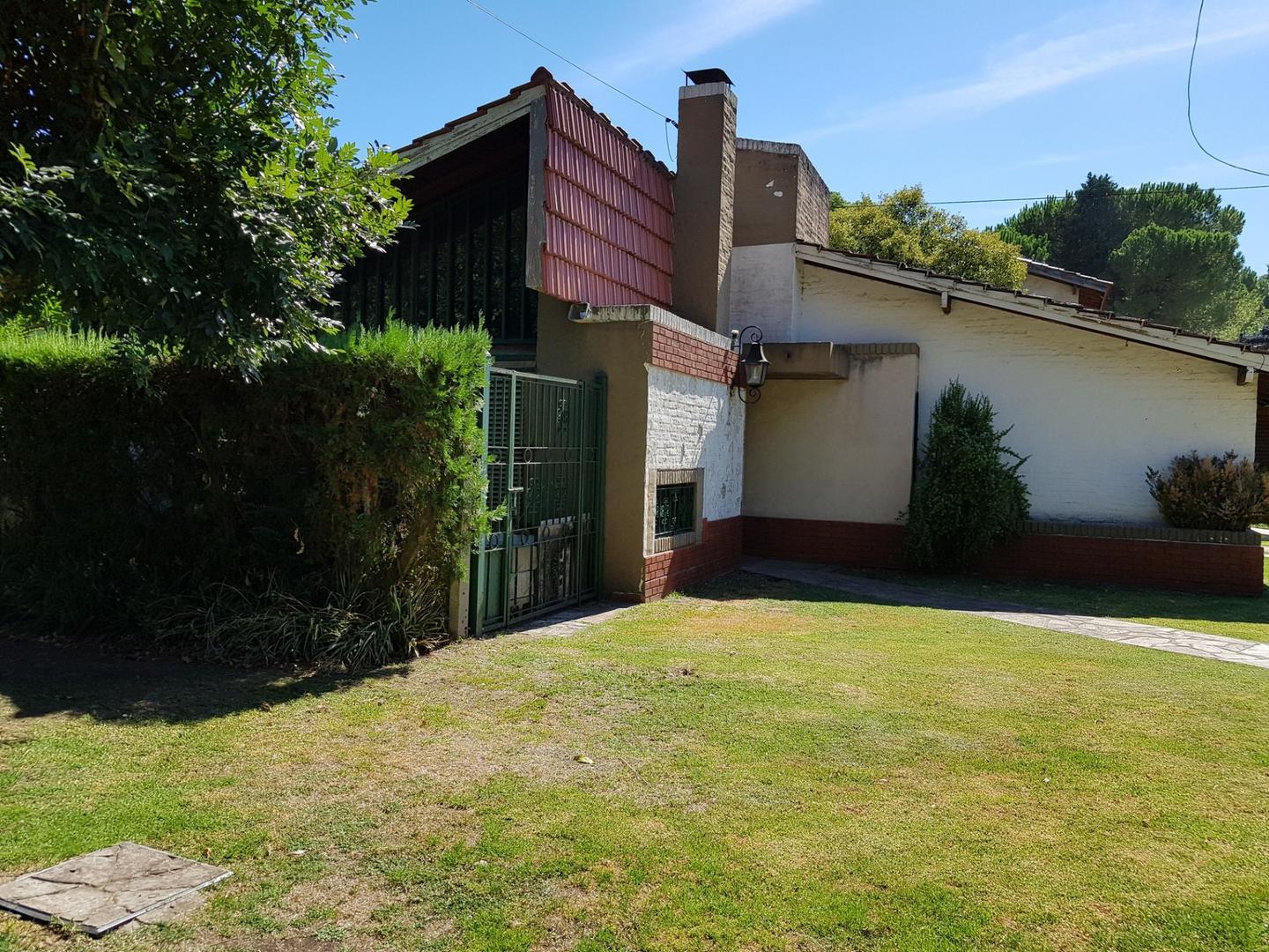 Una casa cálida, sólida y muy bien ubicada, lista para mudar