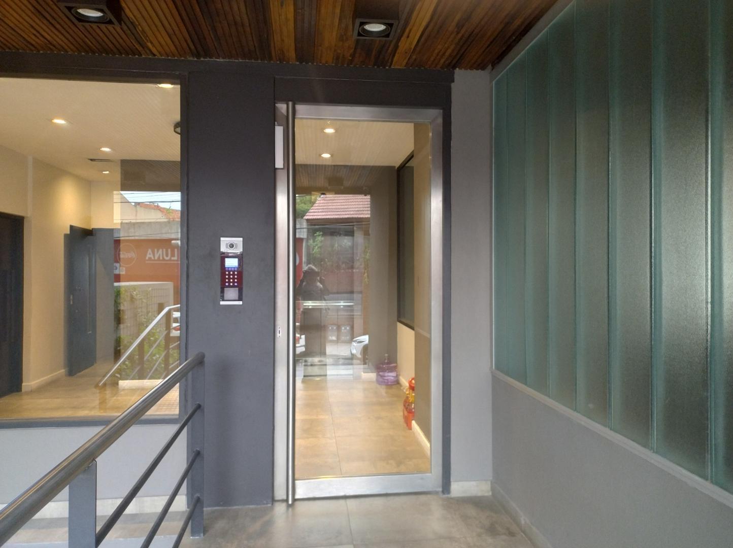 Monoambiente con balcòn en alquiler