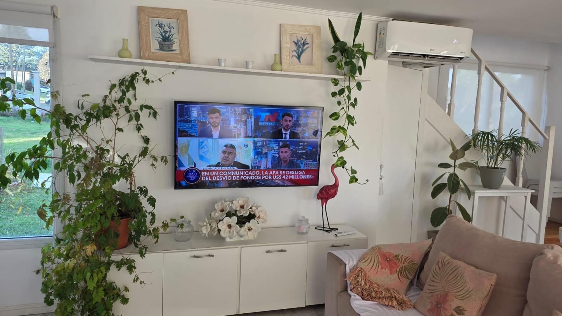 Casa en Alquiler Temporal con 3 cocheras