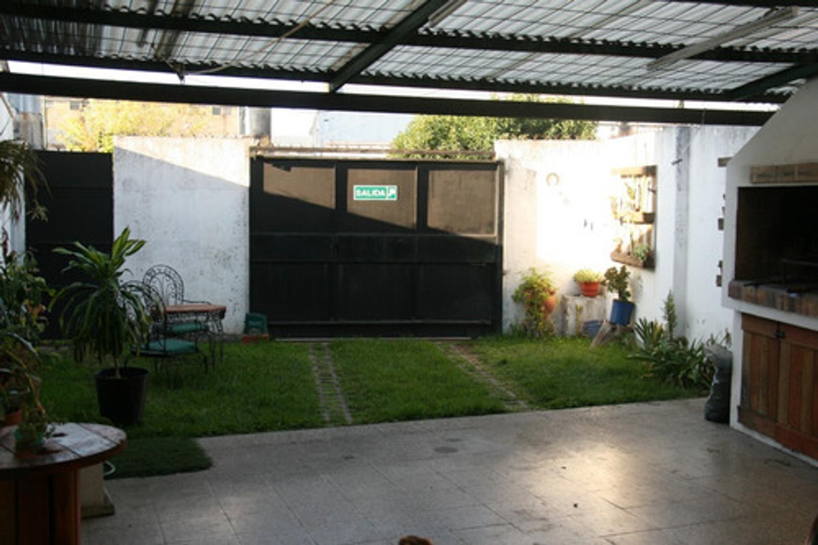 Casa Americana - 3 Ambientes Con Salida A 2 Calles - Villa T