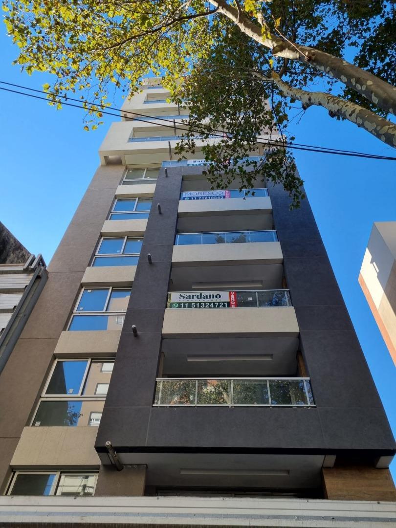 Departamento 3 Ambientes Con Cochera - Lanús Oeste.