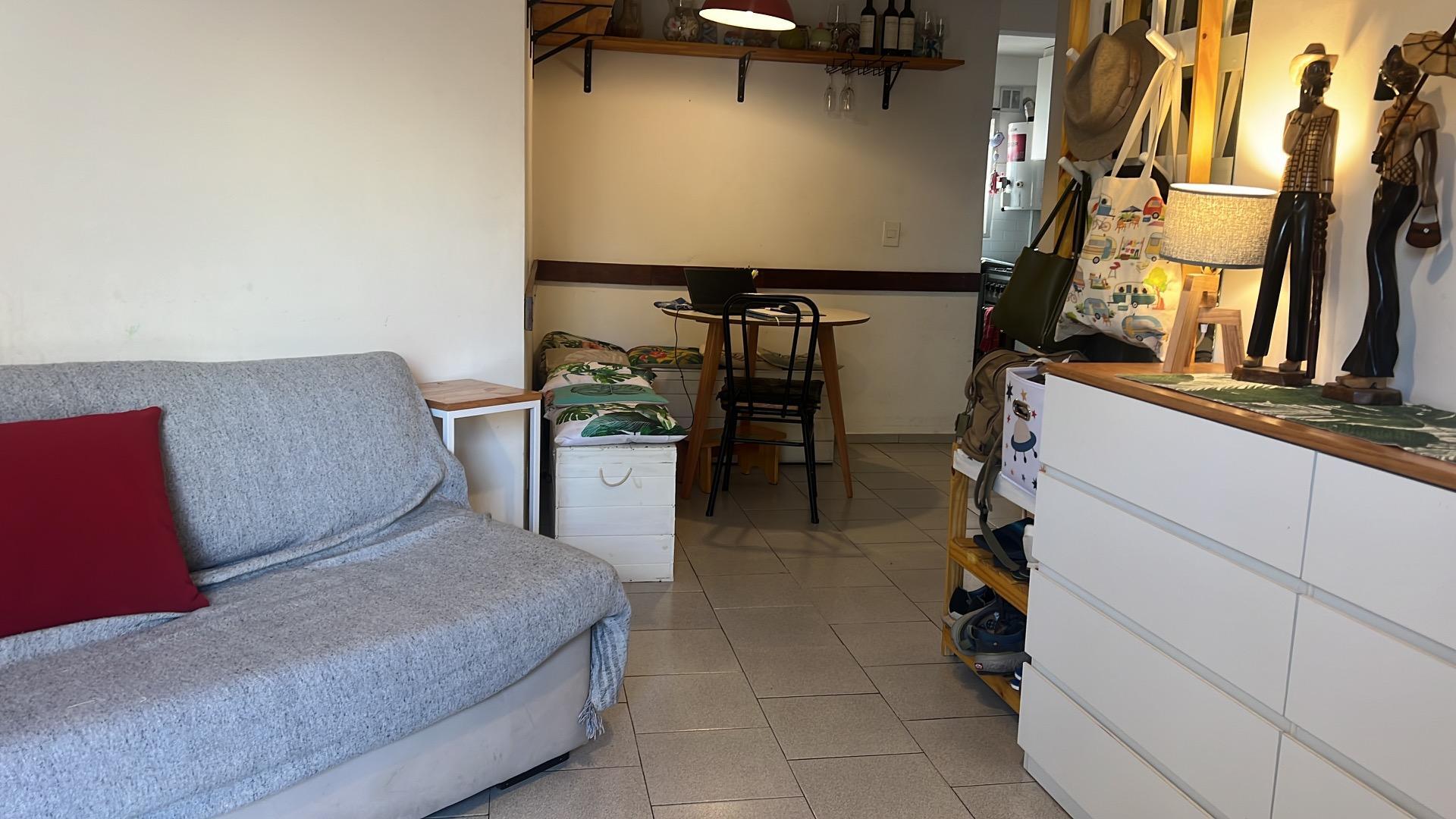 3 De Febrero 400, Piso 1