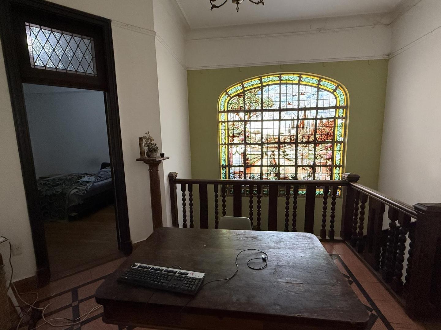 Casa en Alquiler con 4 cocheras